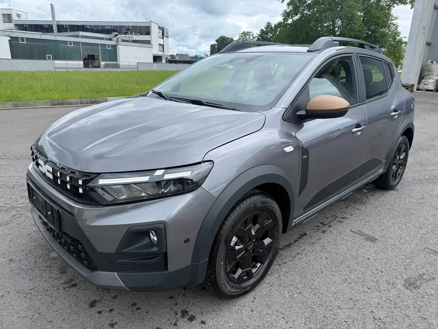 Dacia Sandero Stepway Extreme TCe 110 Kamera Sitz- Lenkradheiz. Grau - 1