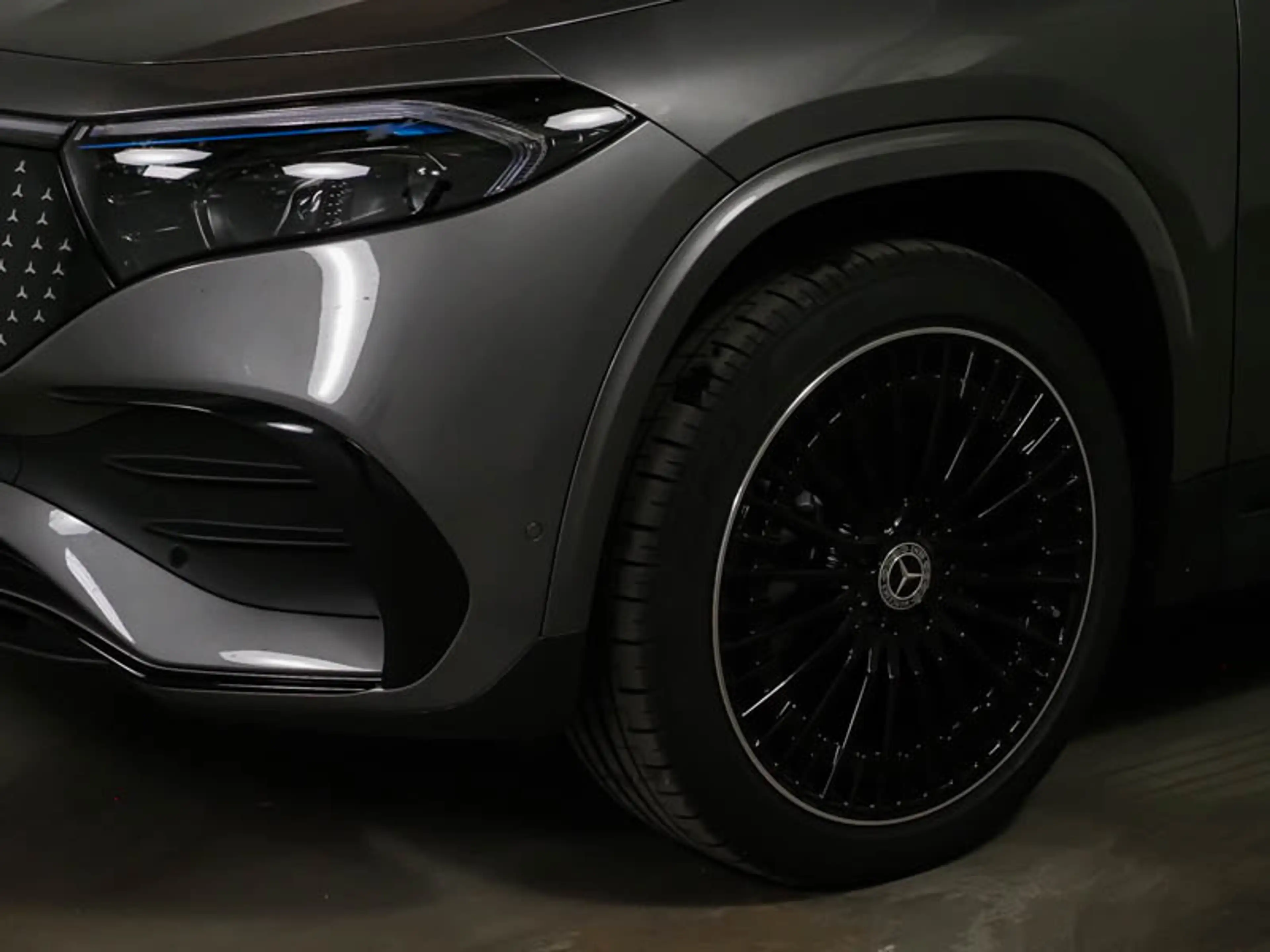 Mercedes-Benz EQA 250 + , AMG BURM NIGHT PREMIUM MEMO 360 AHK — photo 6