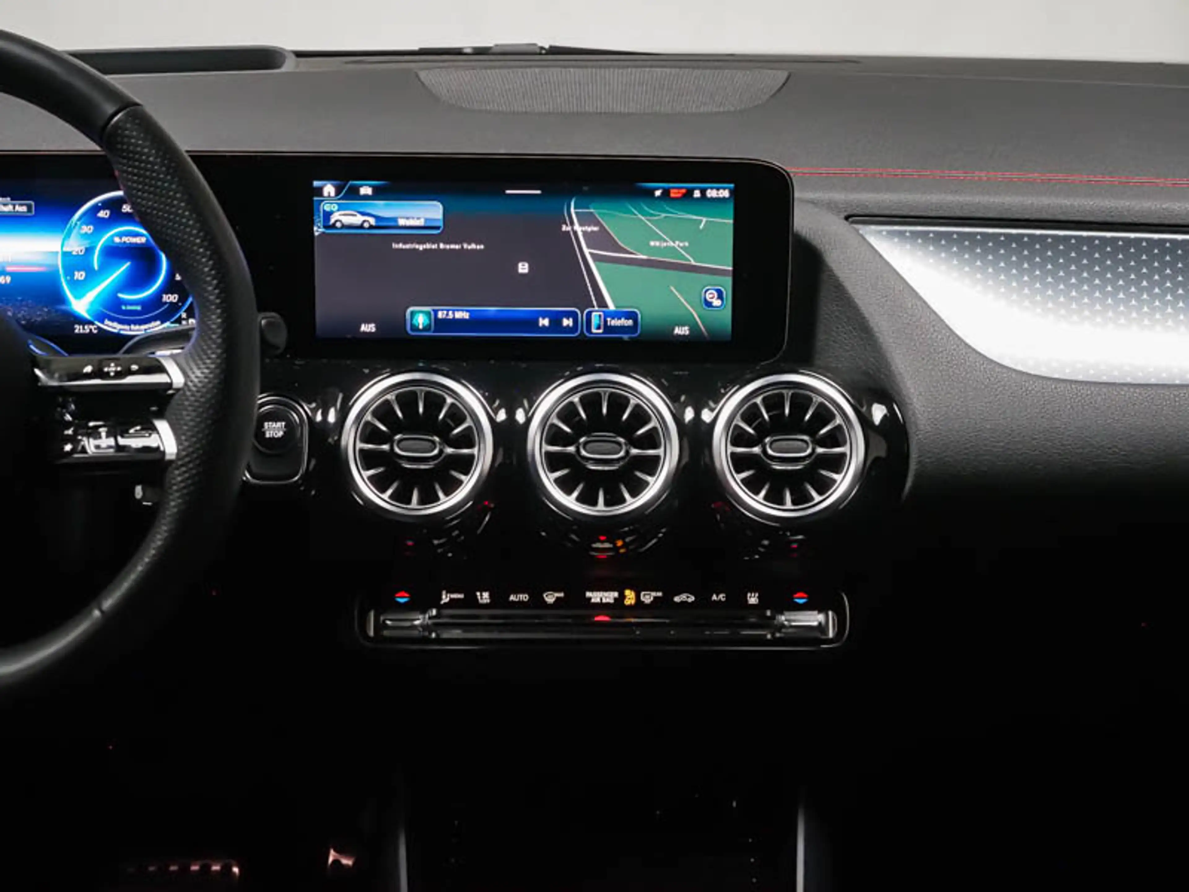 Mercedes-Benz EQA 250 + , AMG BURM NIGHT PREMIUM MEMO 360 AHK — photo 9