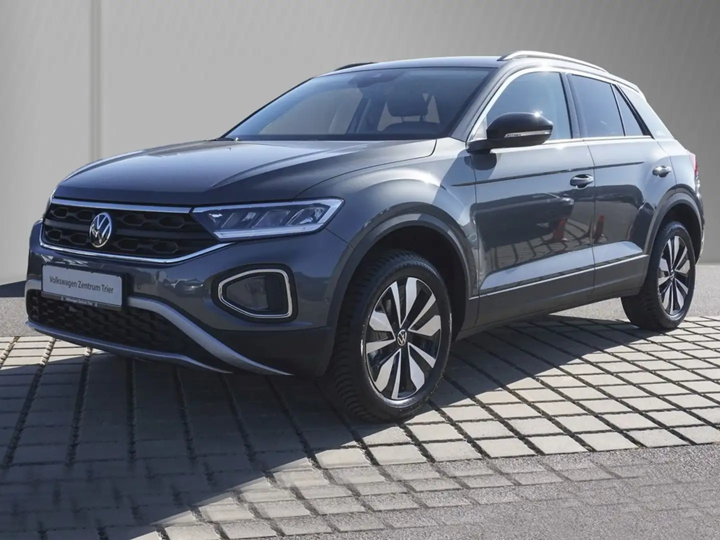 Volkswagen T-Roc 1,5 TSI DSG Goal Grau - 2