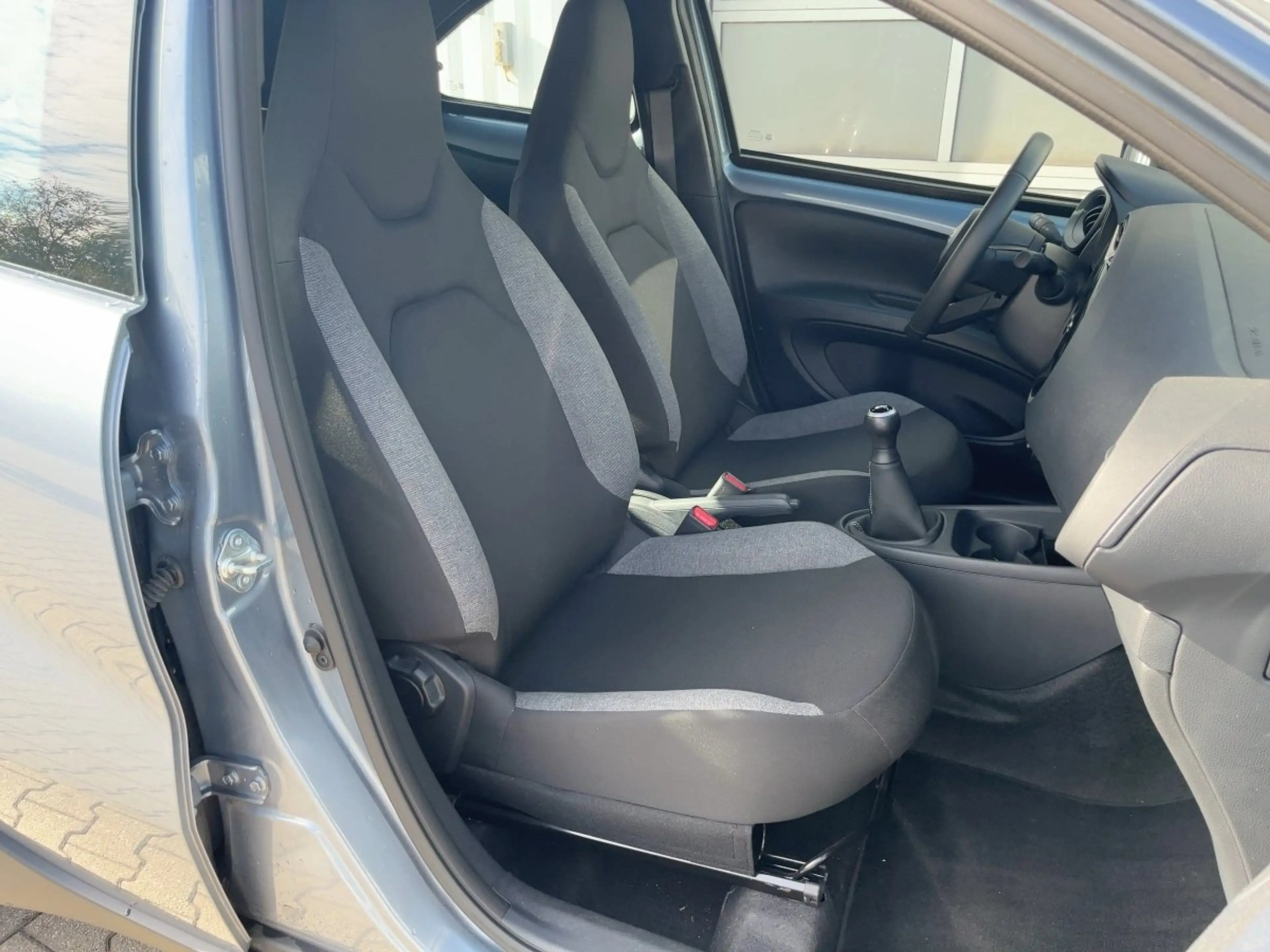 Toyota Aygo X 1.0 Business Edition ACC*KAM*SHZ*DAB — photo 12