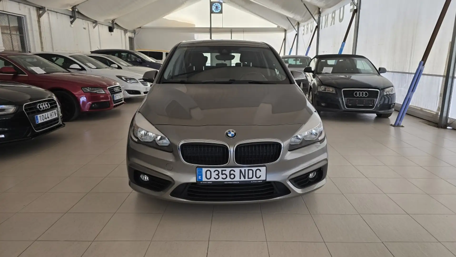 BMW 218 218iA Active Tourer Sport Beige - 1