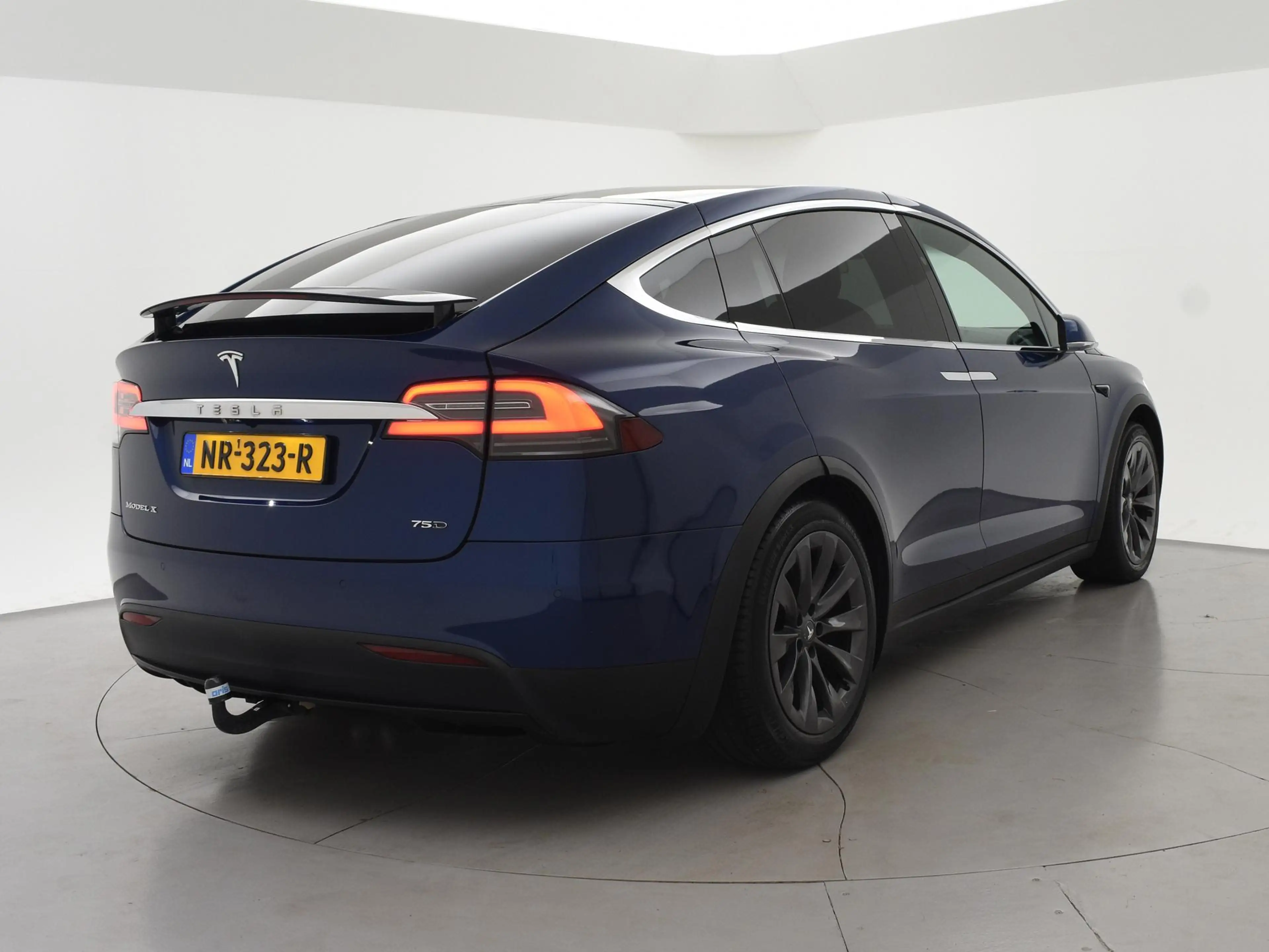 Tesla Model X 75D + TREKHAAK 2250 KG | LEDER | PANORAMA | LUCHTV — photo 2