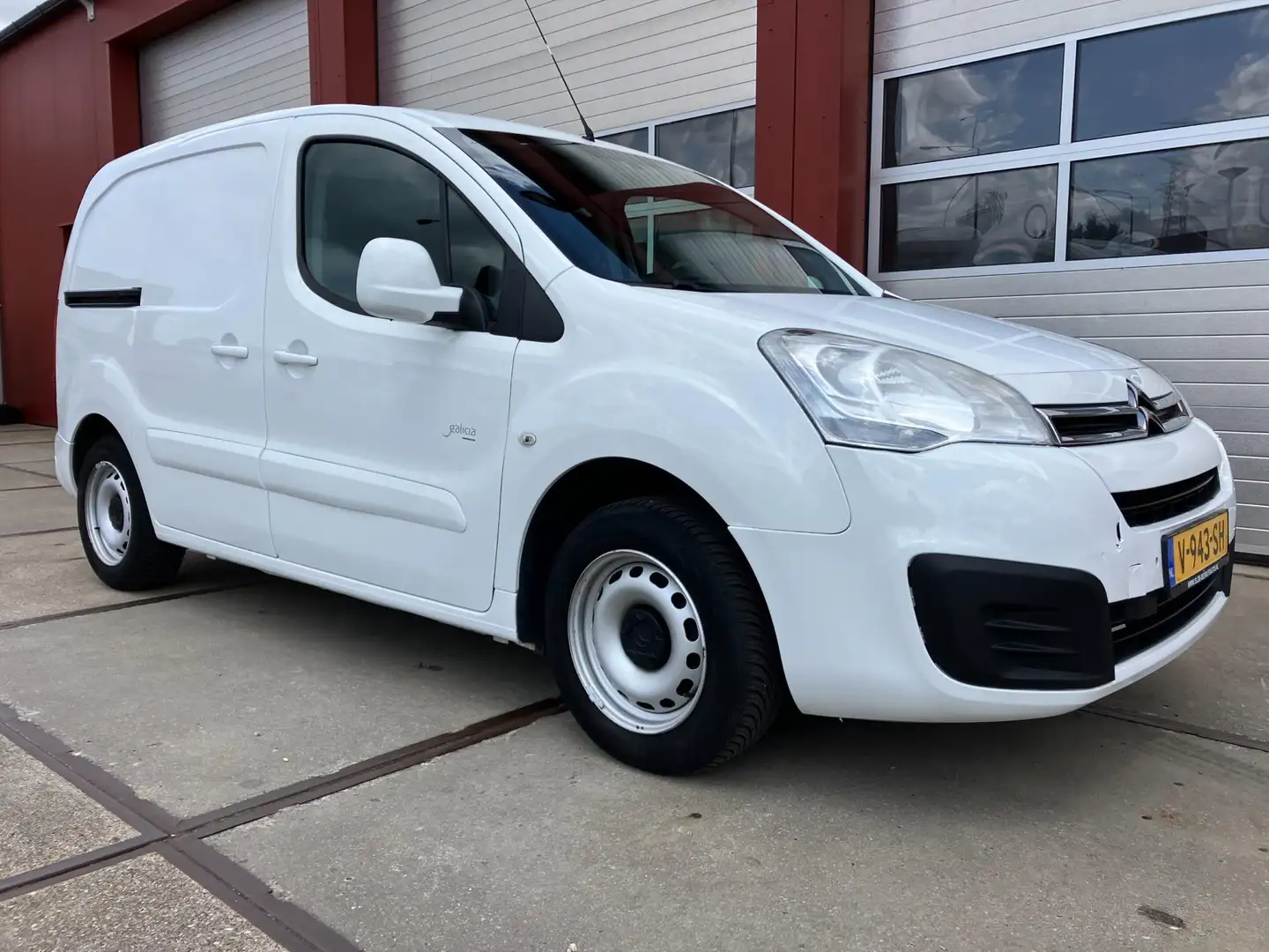 Citroen Berlingo 1.6 BlueHDI 100 Club Economy S&S Automaat Blanco - 1