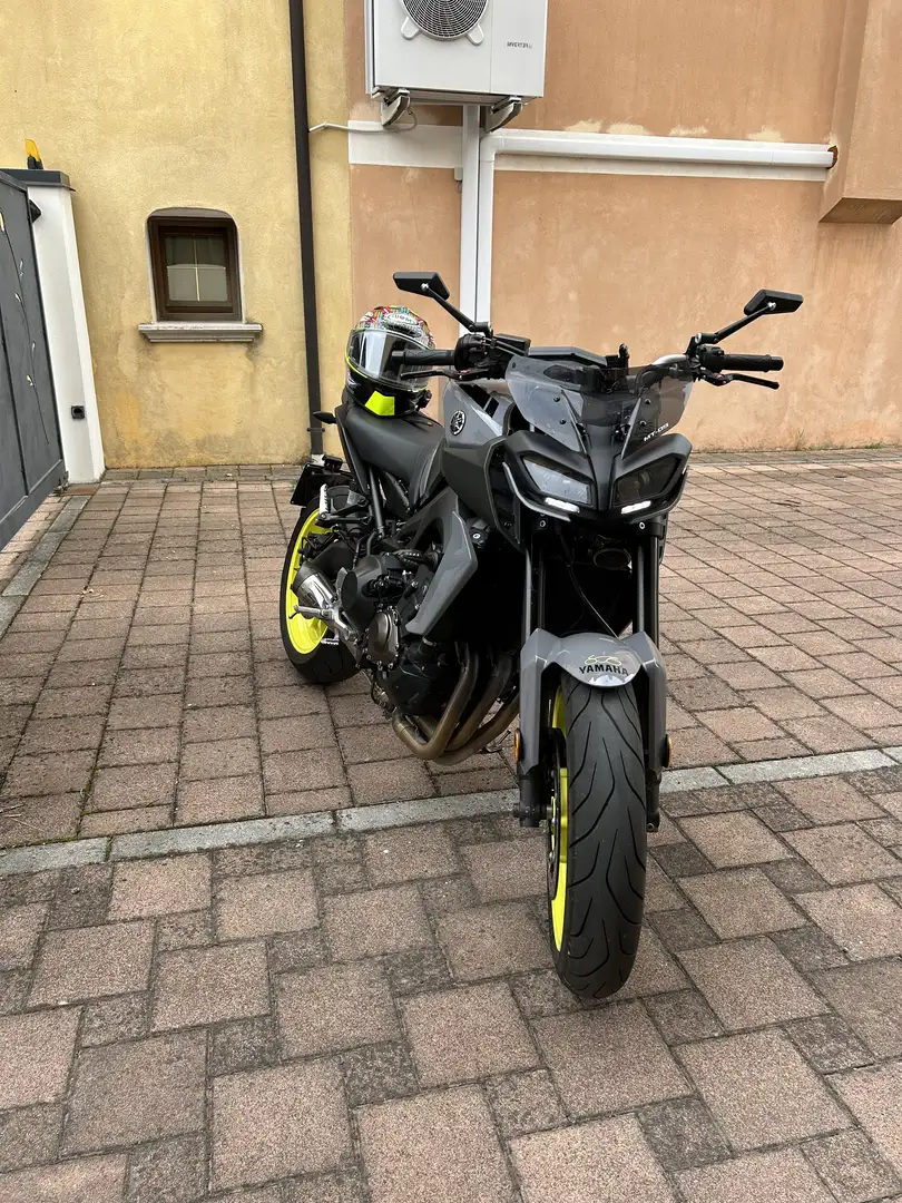 Yamaha MT-09 Šedá - 1