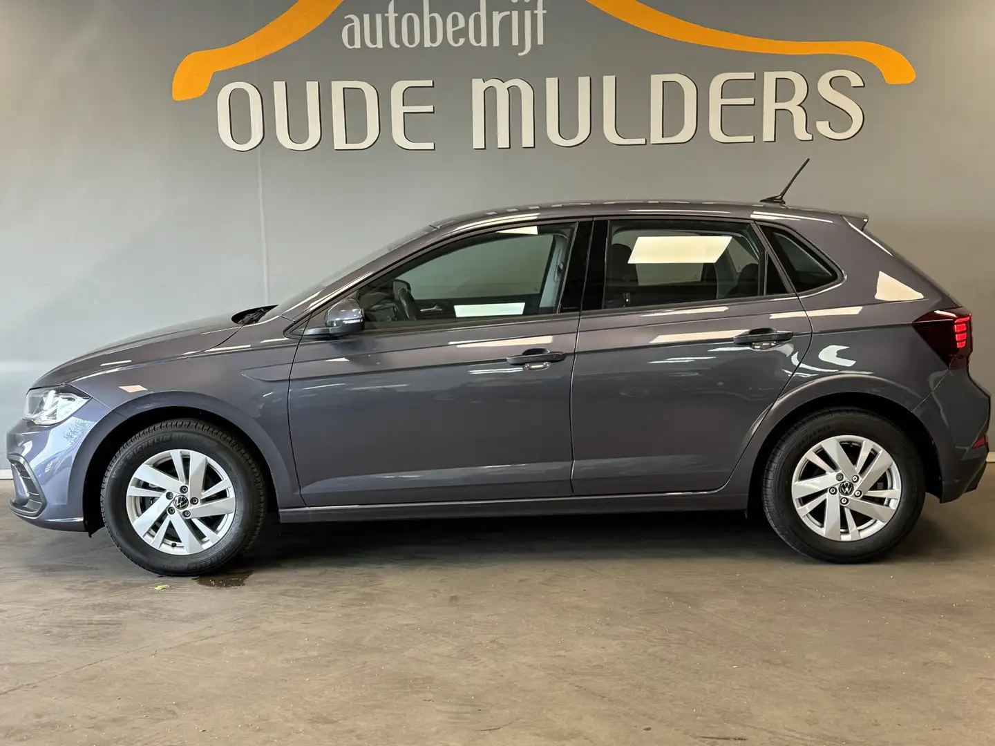 Volkswagen Polo 1.0 TSI Life Navi/Carplay/ACC Grijs - 2