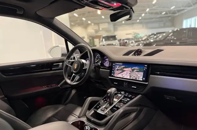 Porsche Cayenne view 10