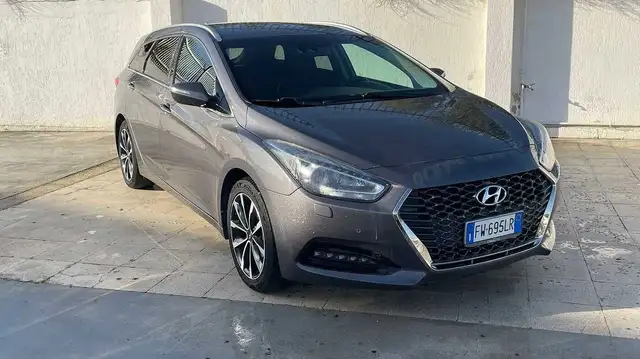 Hyundai i40 Wagon 1.6 CRDi DCT Business