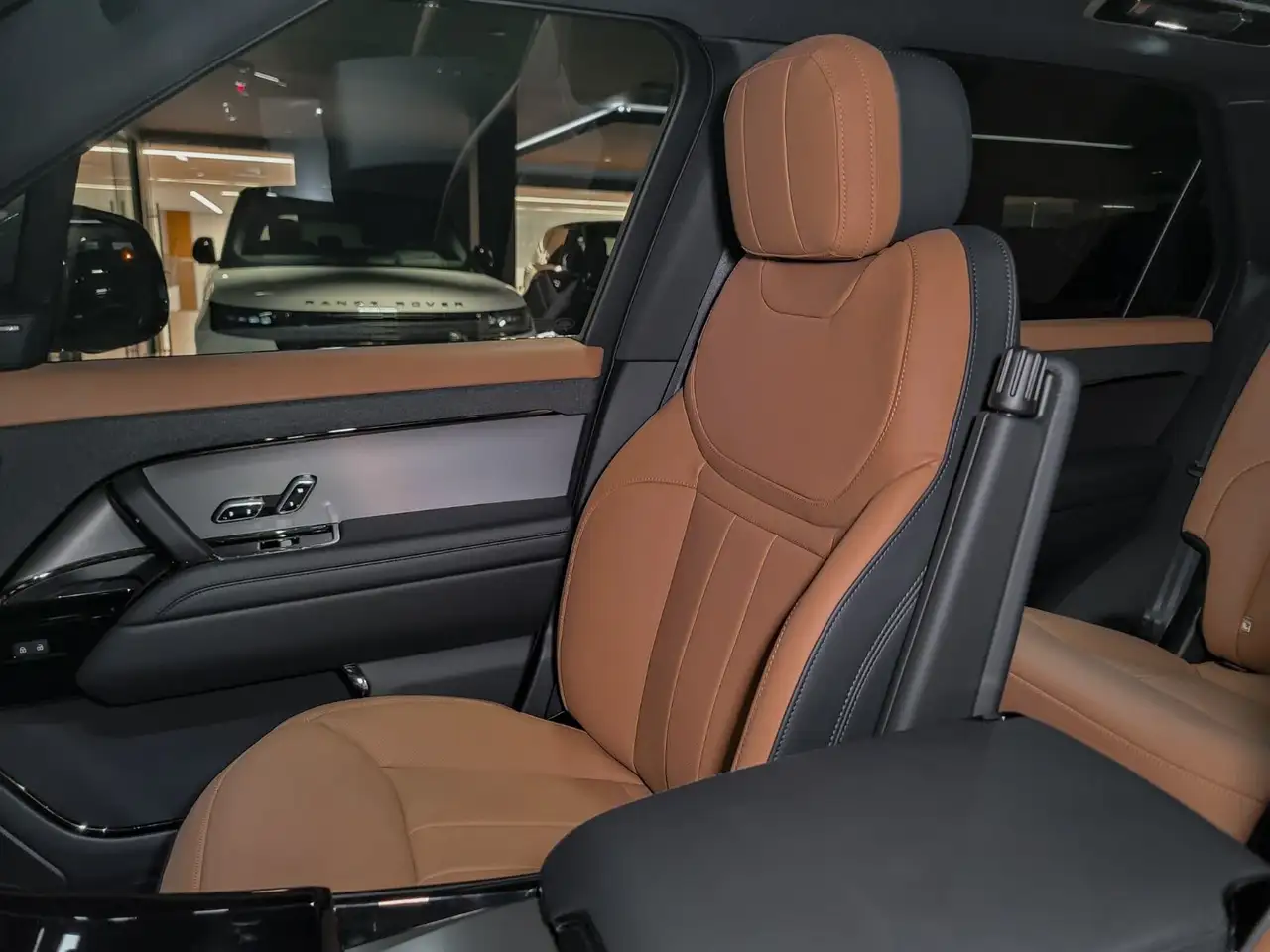 Land Rover Range Rover Sport снимка Land Rover Range Rover Sport
