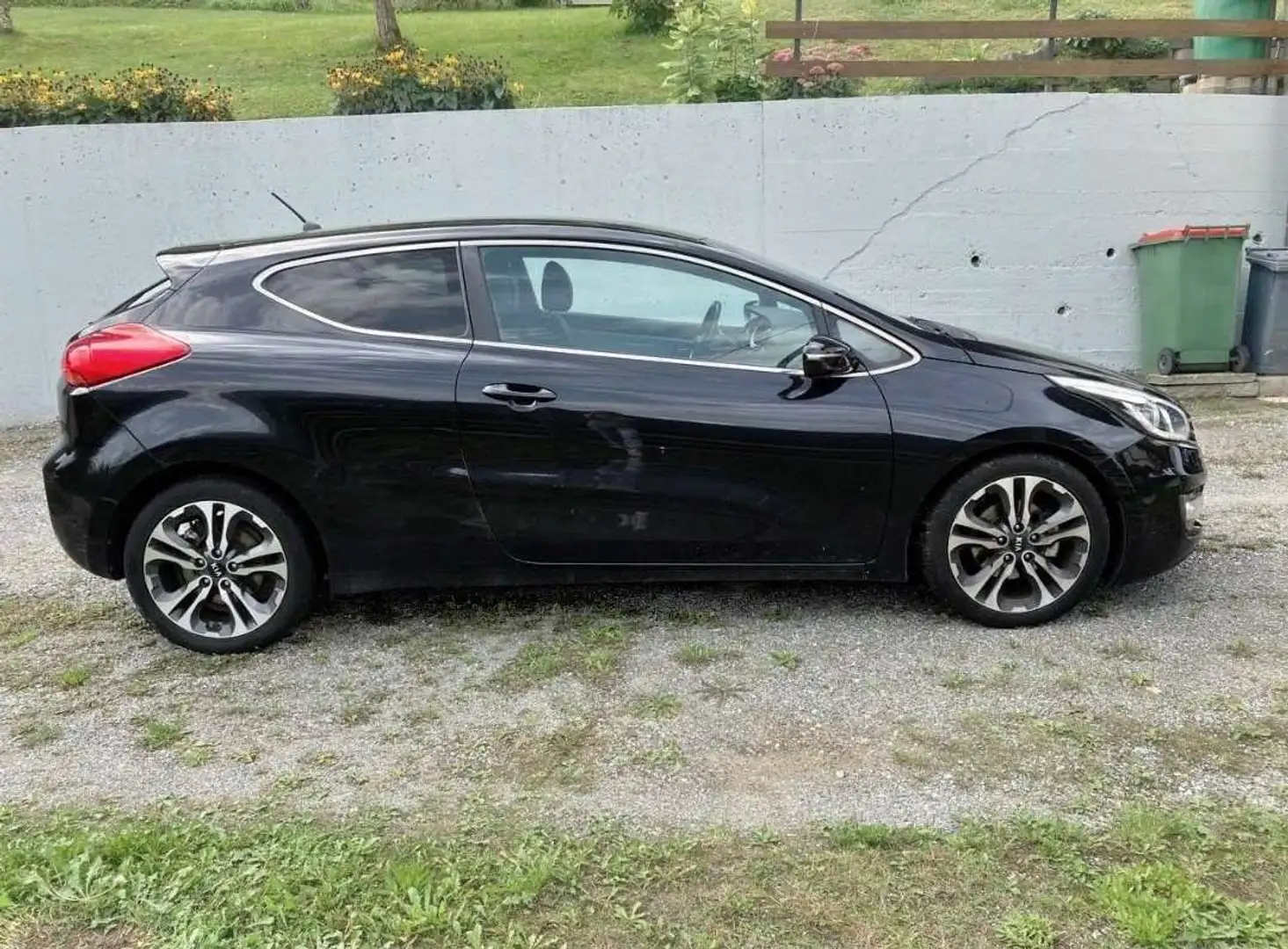 Kia ProCeed / pro_cee'd cee'd 1,6 CRDi Dynamic Pro Schwarz - 2