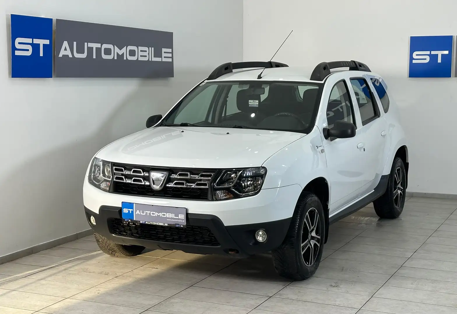 Dacia Duster 1.5 dCi Laureate 4x4 // 1.BESITZ // SHZ // AHK - 2