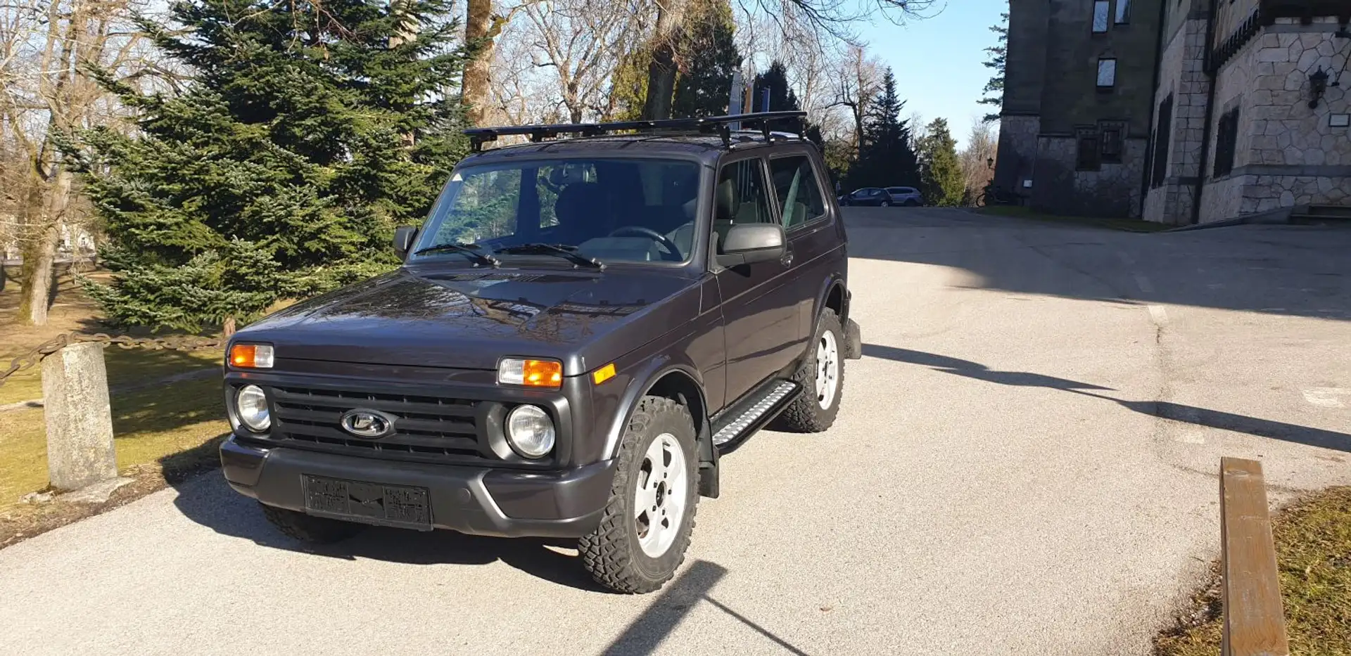 Lada Taiga Lada Taiga 4x4 1,7  URBAN Grau - 1