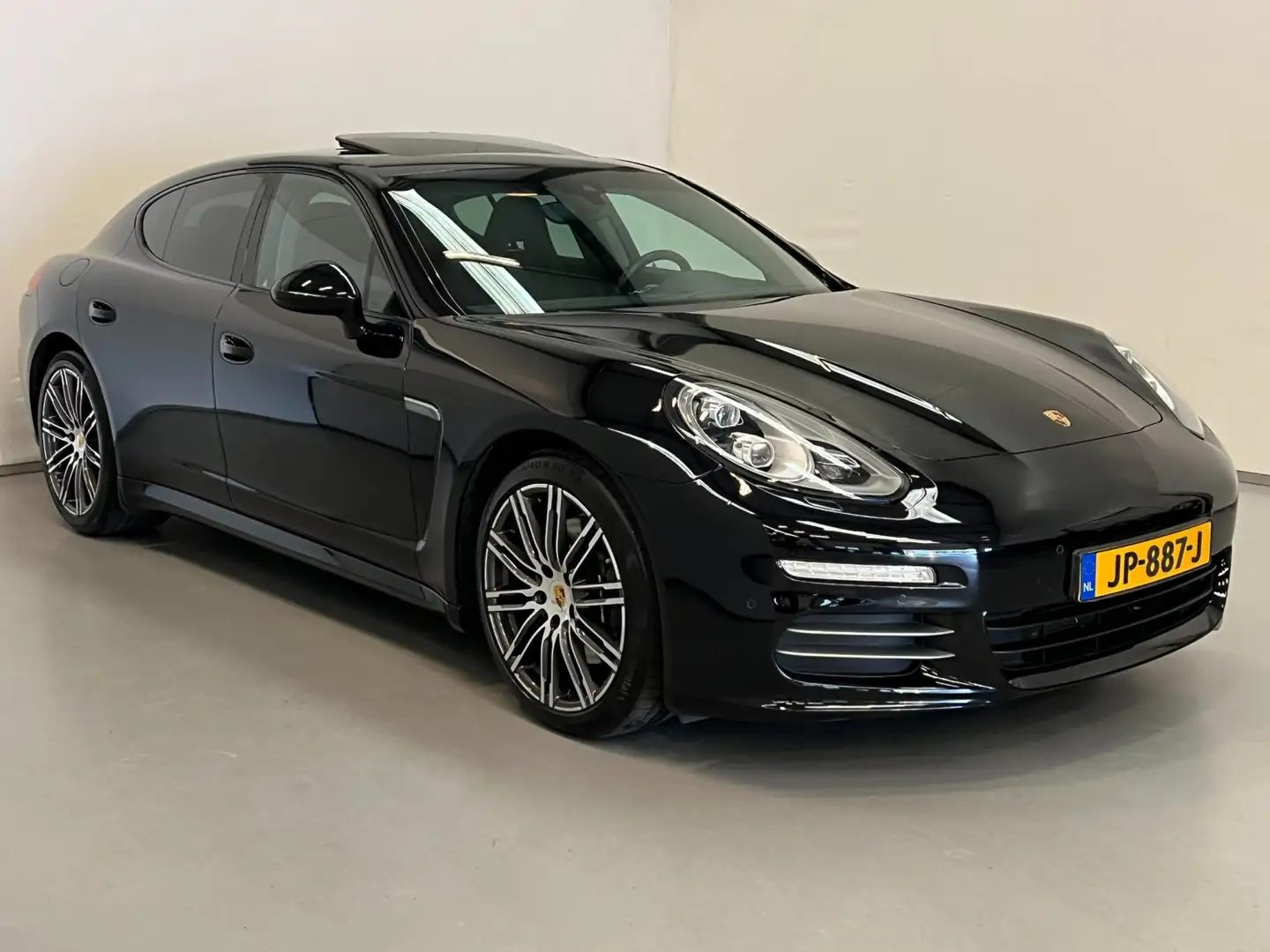 Porsche Panamera 3.6 4 / Schuifdak / Bose / Memory / 20" LM Zwart - 2