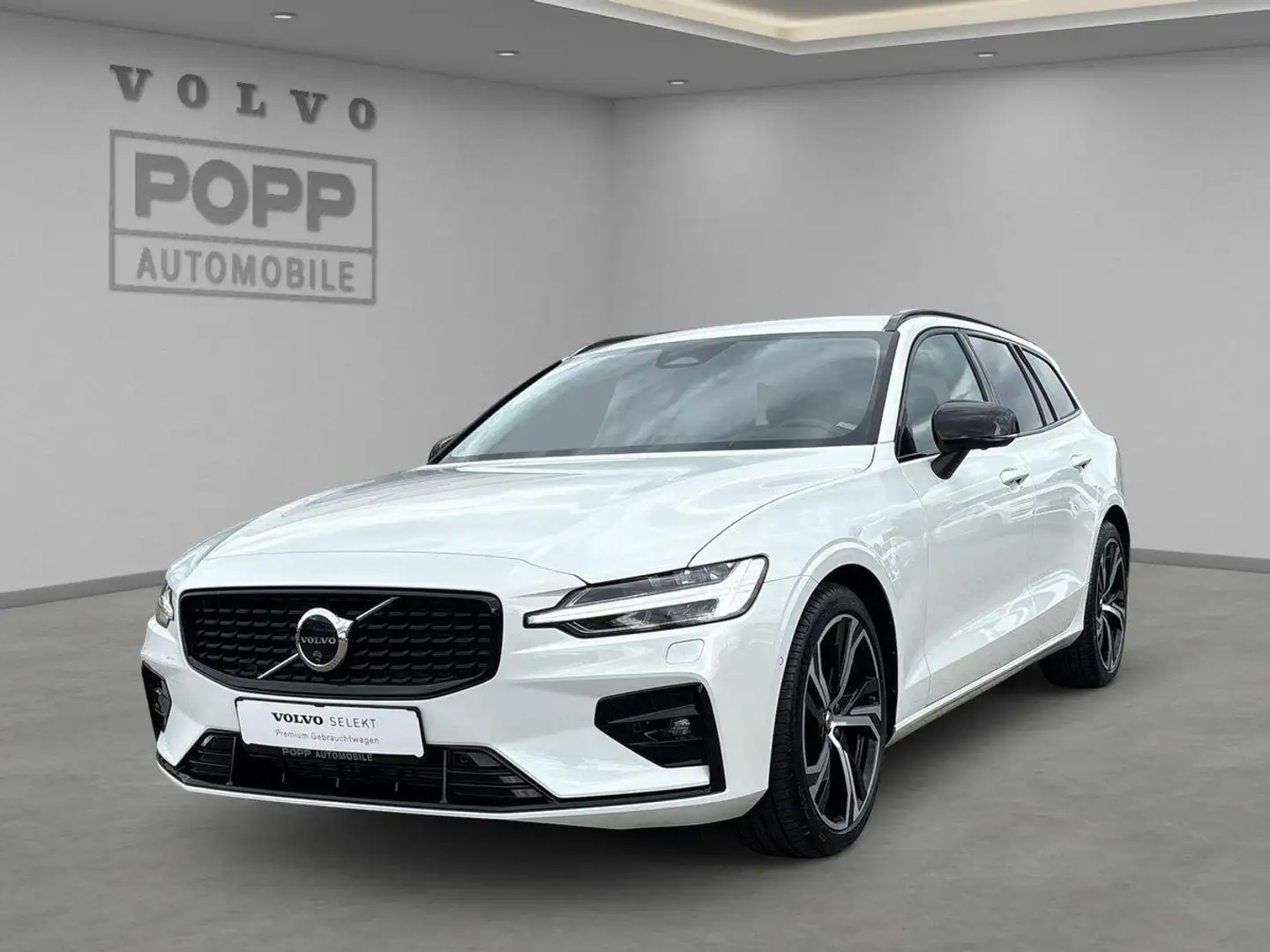Volvo V60 B4 FWD Plus Dark 360° 4xSHZ ACC H&K LHZ NAV Weiß - 1