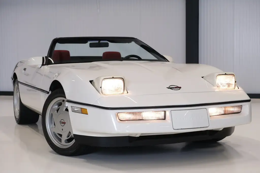 Chevrolet Corvette 1988 из Европы — купить под ключ