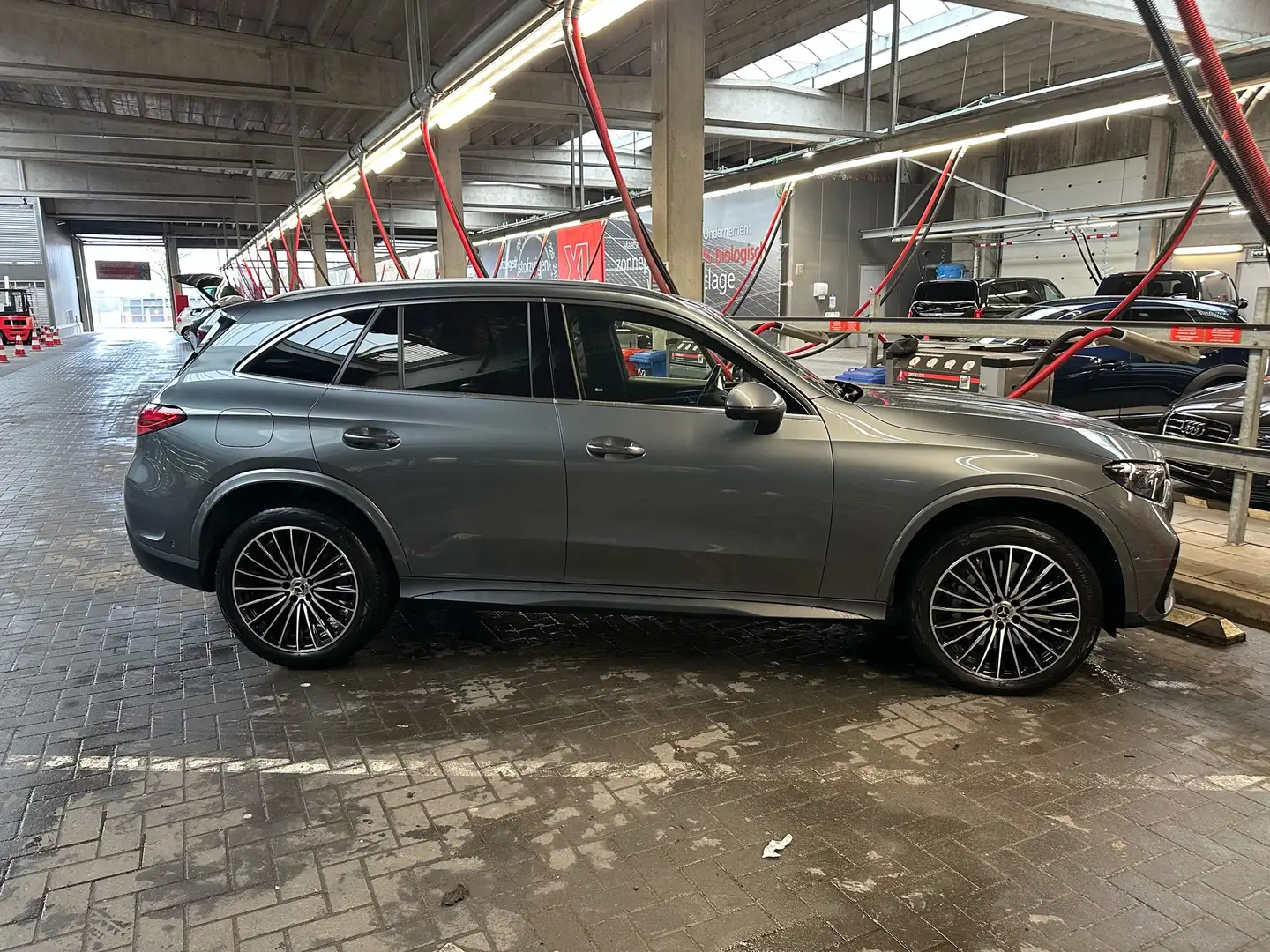 Mercedes-Benz GLC 300 de 4Matic 9G-TRONIC AMG Line Advanced Grijs - 1