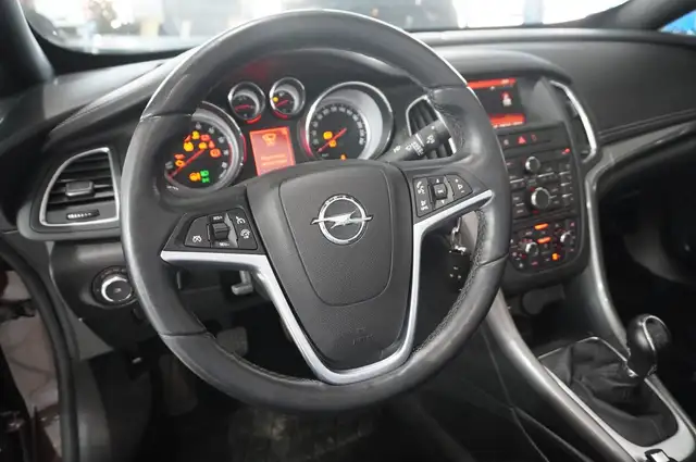 Opel Cascada view 19