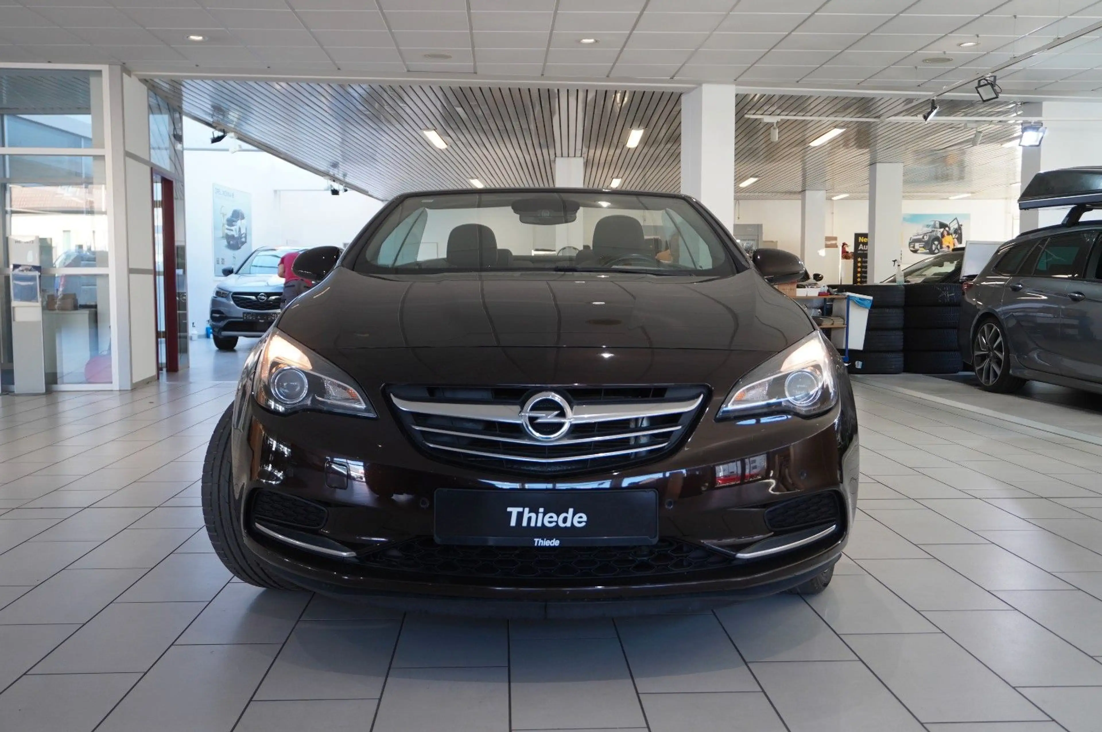 Opel Cascada 1.4T EDITION SPORT/SHZ/TEMP/PDC/BI-COLOR — photo 6