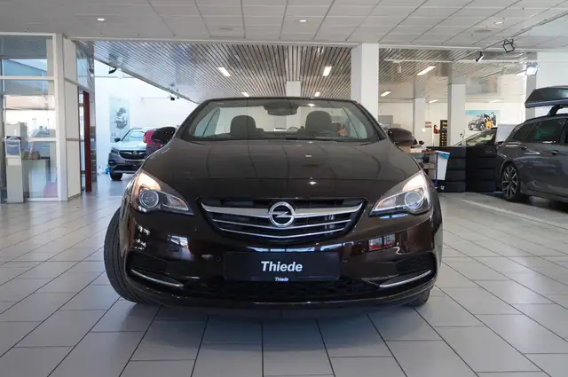 Opel Cascada view 6