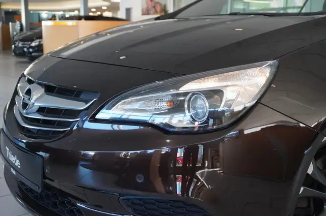 Opel Cascada view 5
