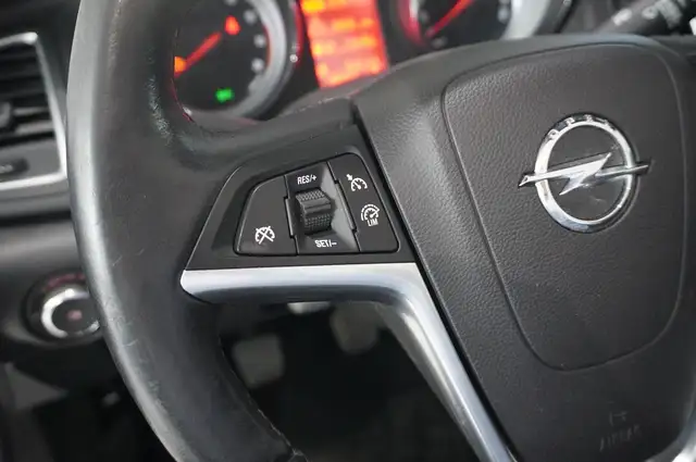 Opel Cascada view 22