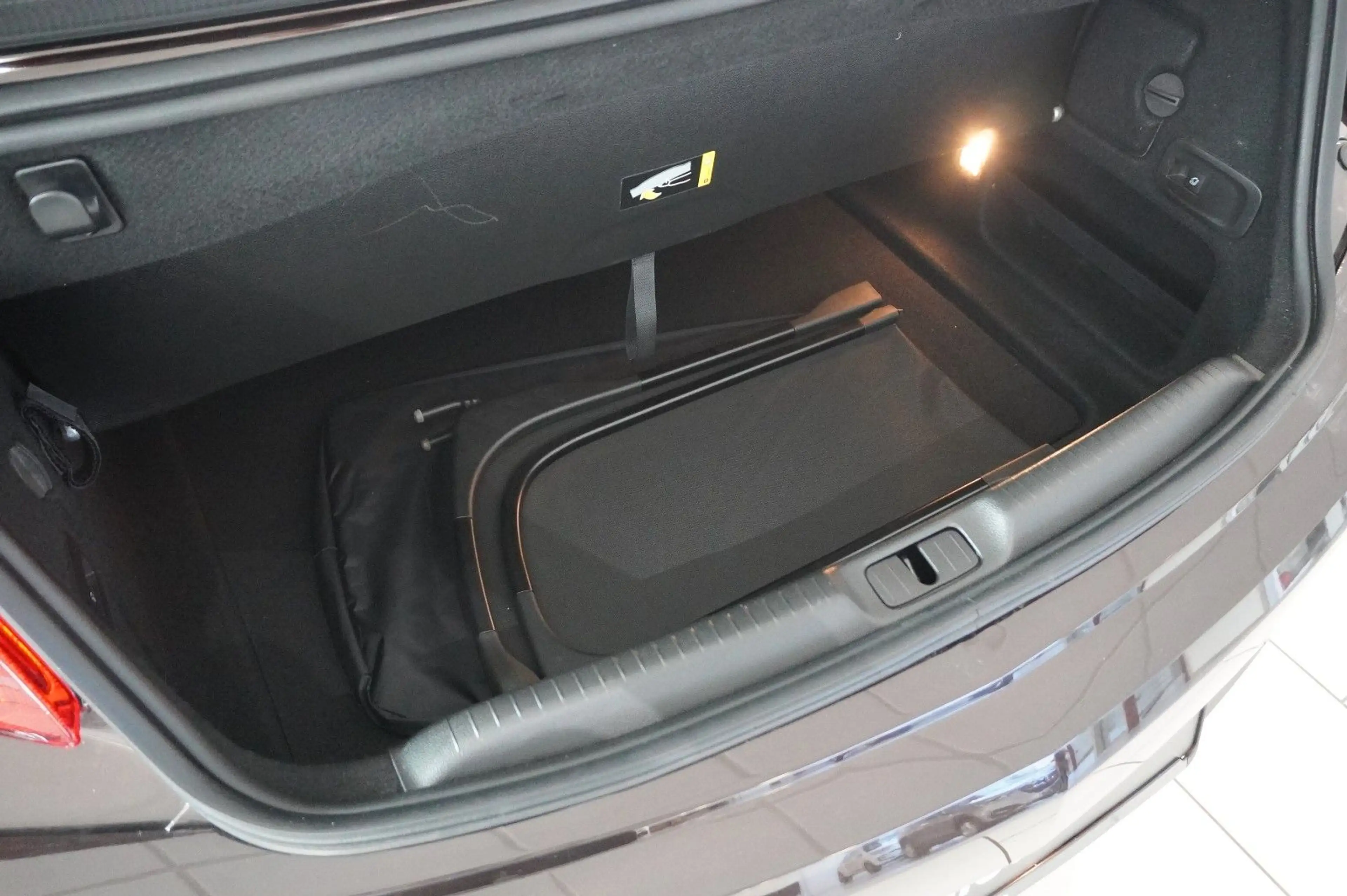 Opel Cascada 1.4T EDITION SPORT/SHZ/TEMP/PDC/BI-COLOR — photo 13