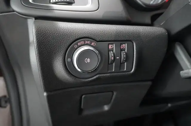 Opel Cascada view 25