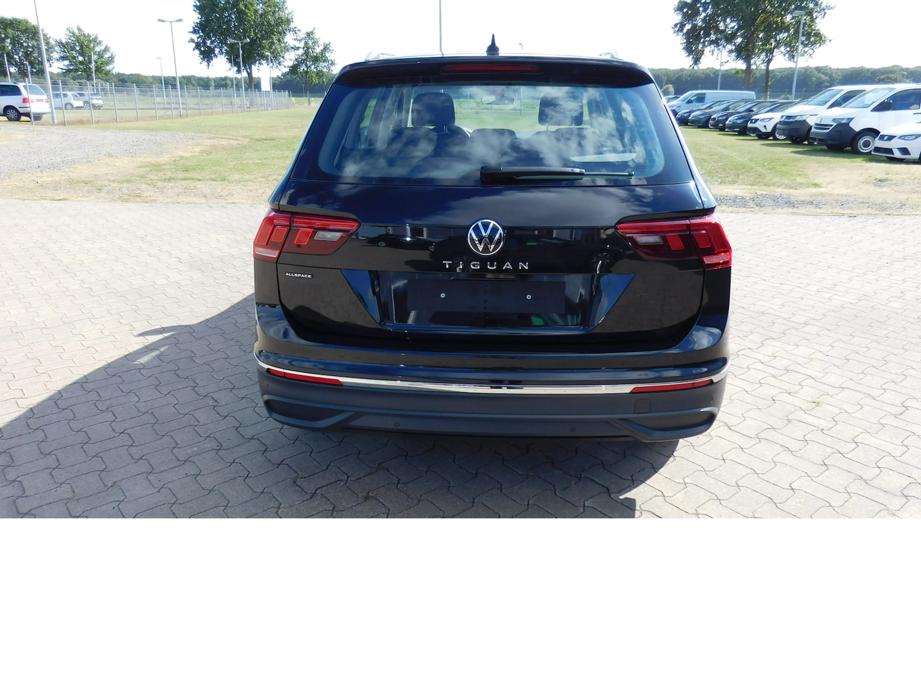 Volkswagen Tiguan Allspace 1.5 TSI Life 7 Sitze Navi DSG — photo 4