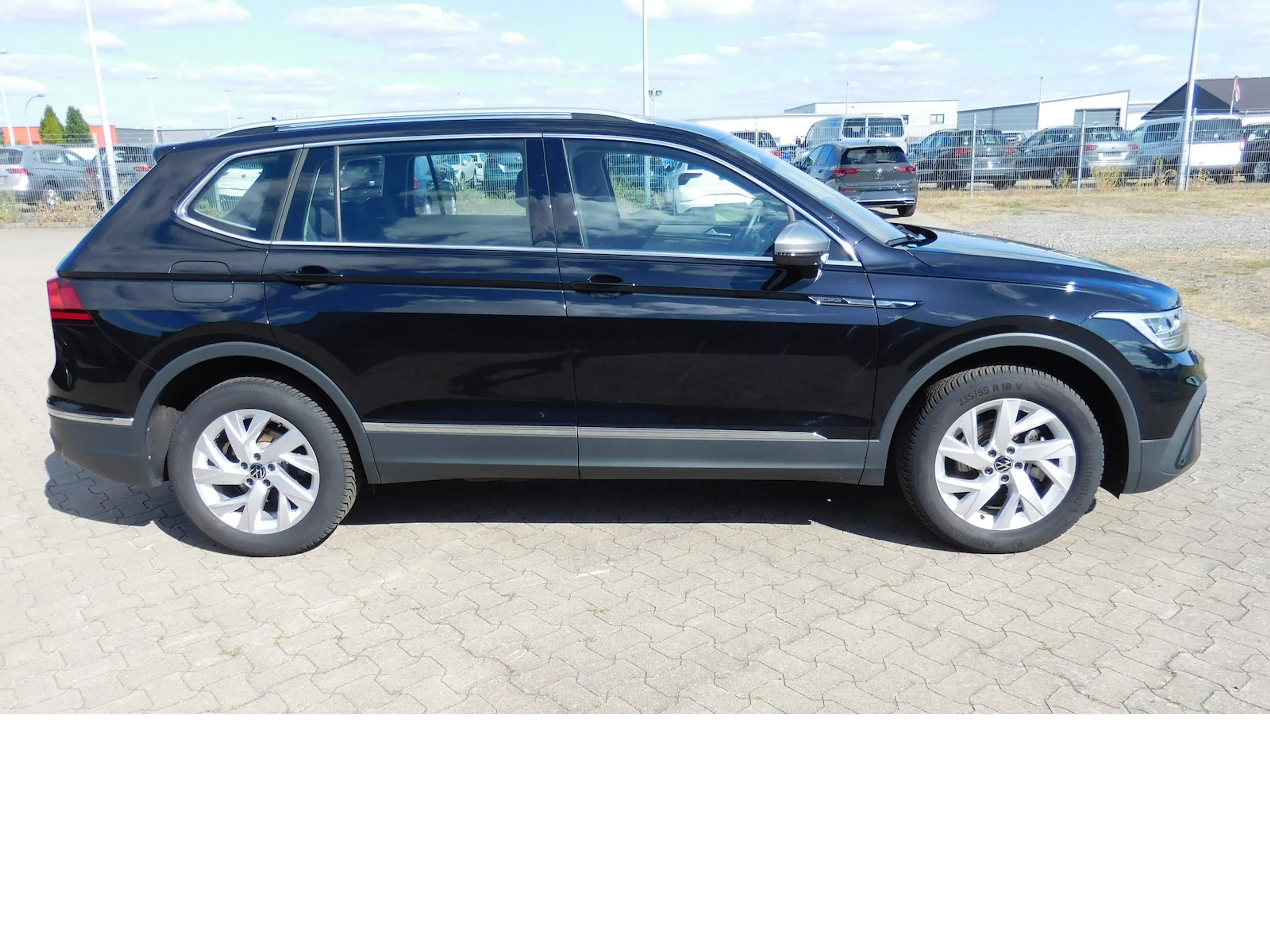 Volkswagen Tiguan Allspace 1.5 TSI Life 7 Sitze Navi DSG — photo 2