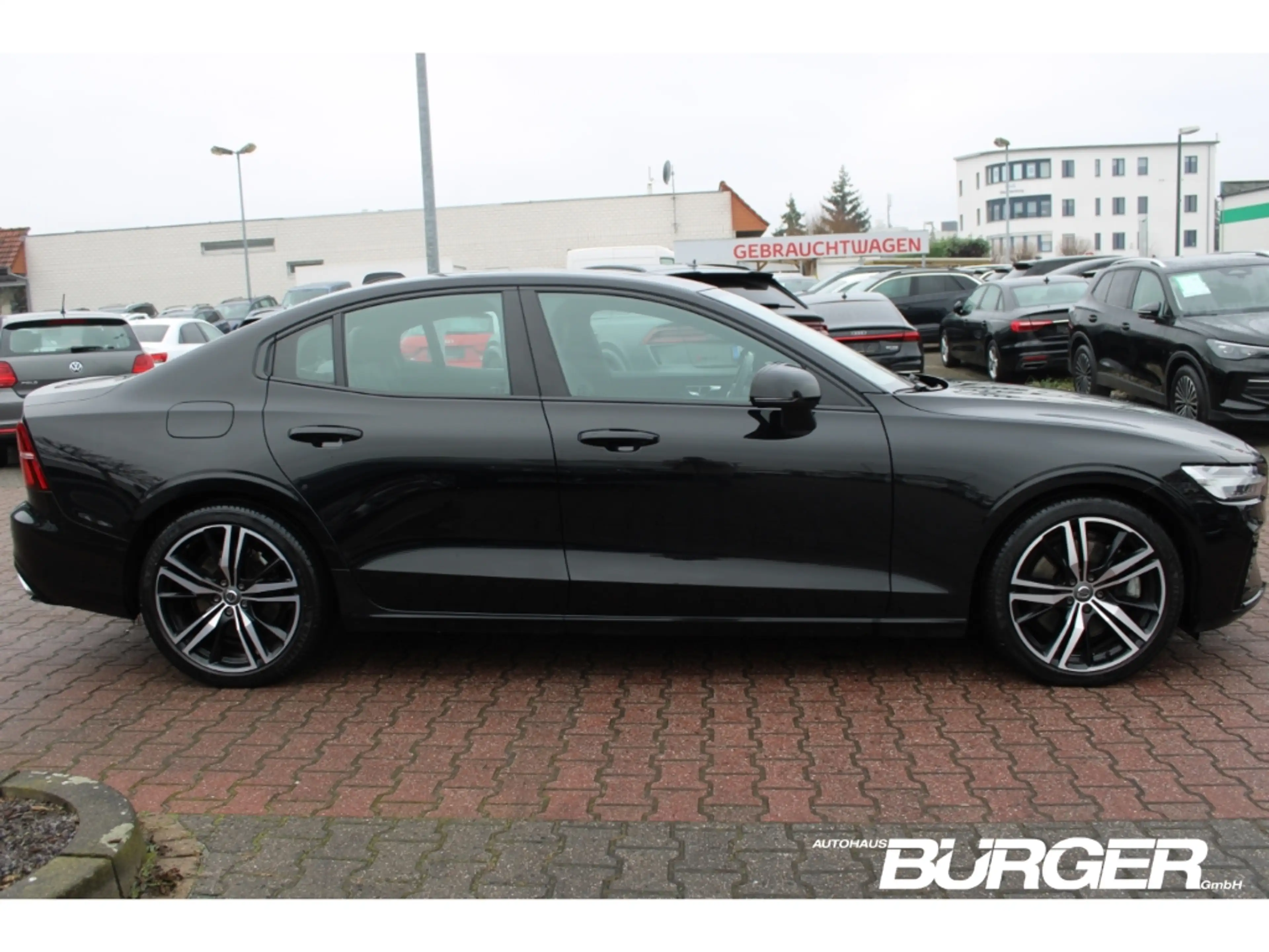 Volvo S60 R Design ReCharge AWD T8 Sunroof H&K 360°Navi LED — photo 4