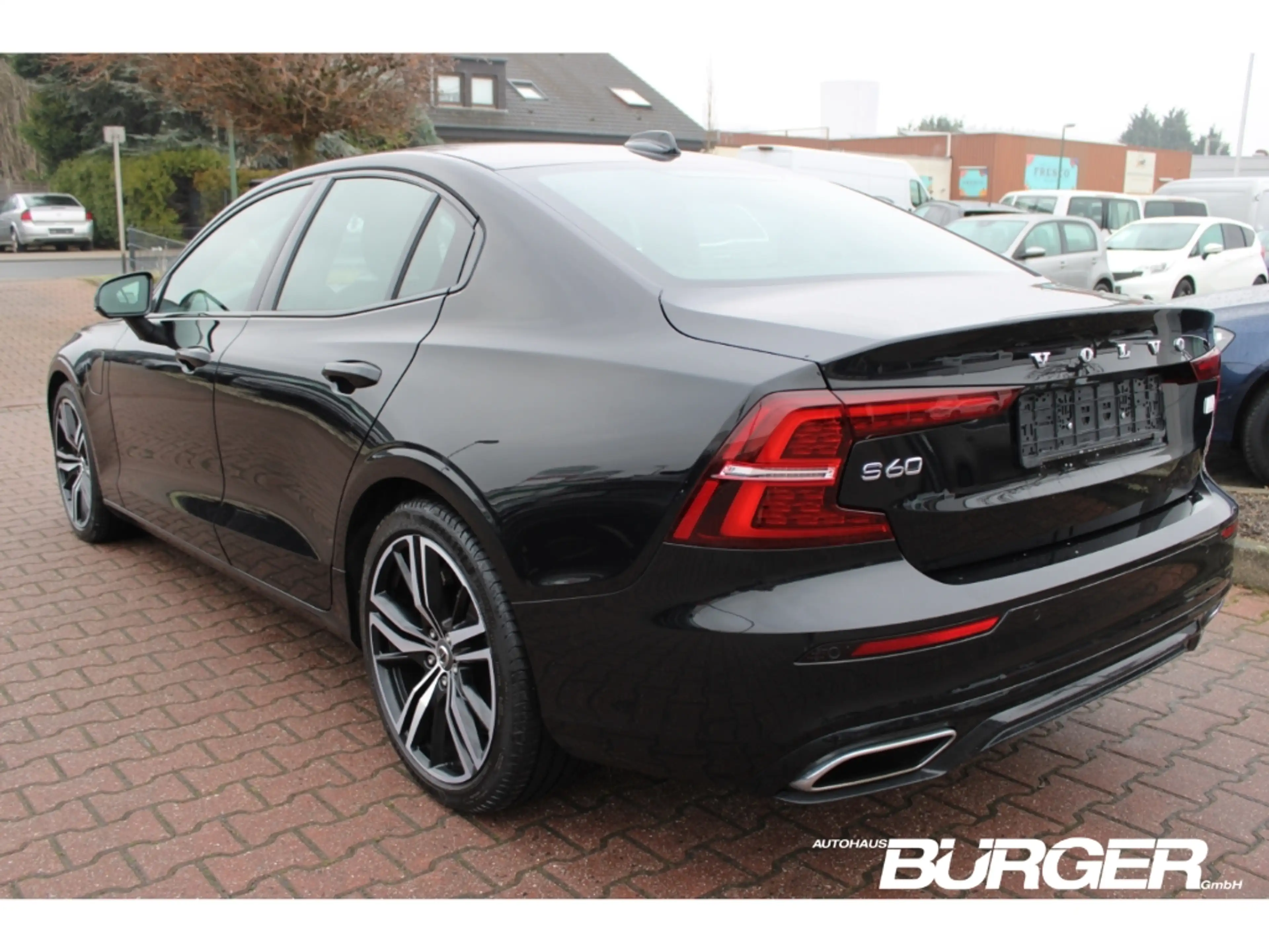 Volvo S60 R Design ReCharge AWD T8 Sunroof H&K 360°Navi LED — photo 7