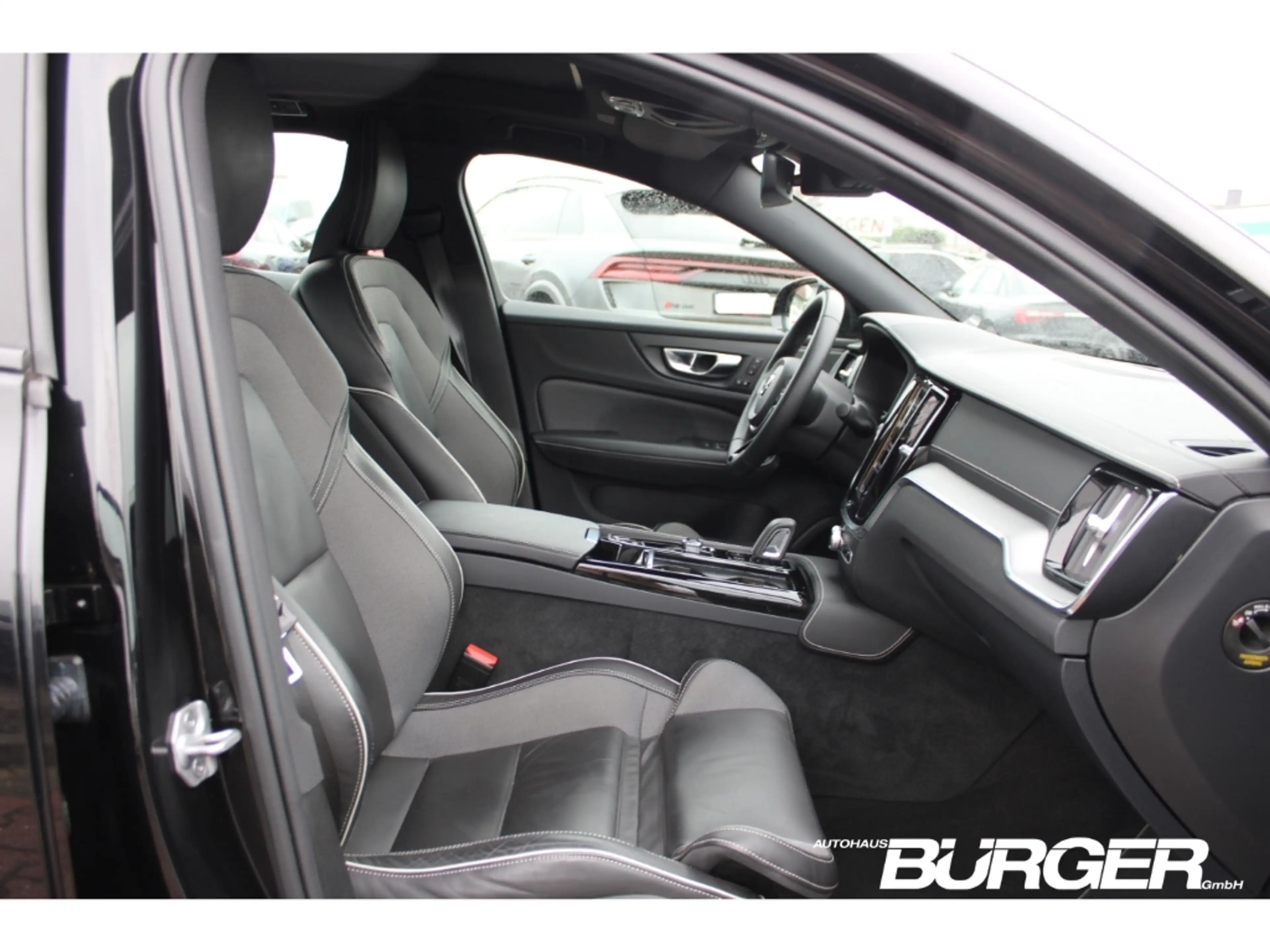 Volvo S60 R Design ReCharge AWD T8 Sunroof H&K 360°Navi LED — photo 13