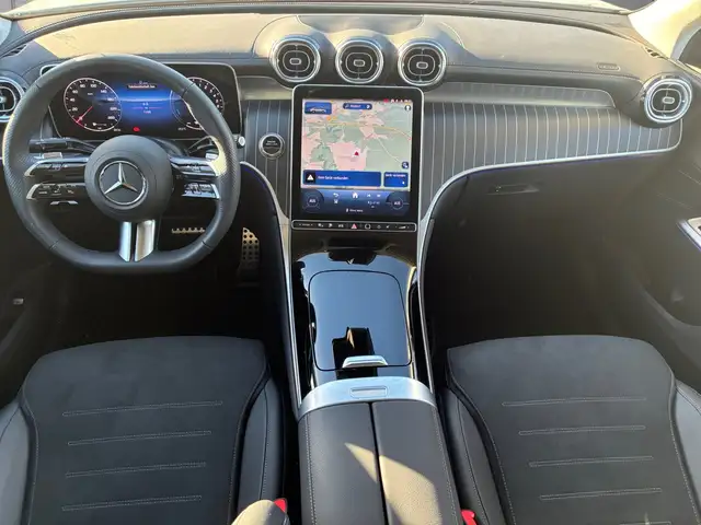 Mercedes-Benz GLC view 4