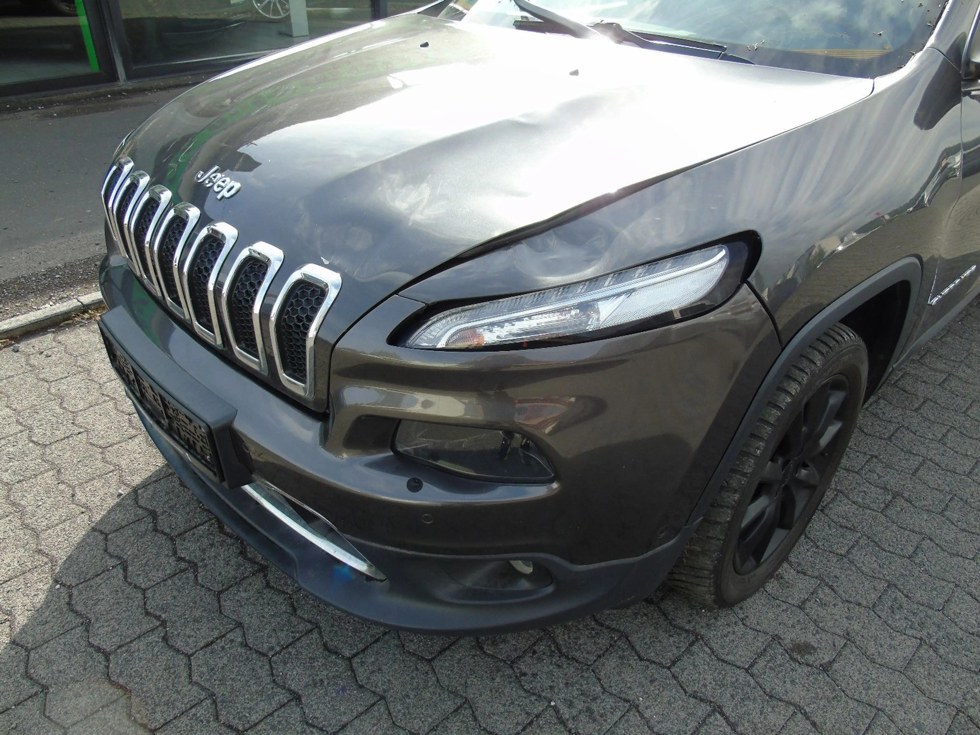Jeep Cherokee 2.2 Limited 4WD Aut*XENON*LANE*NAVI*UVM — photo 4