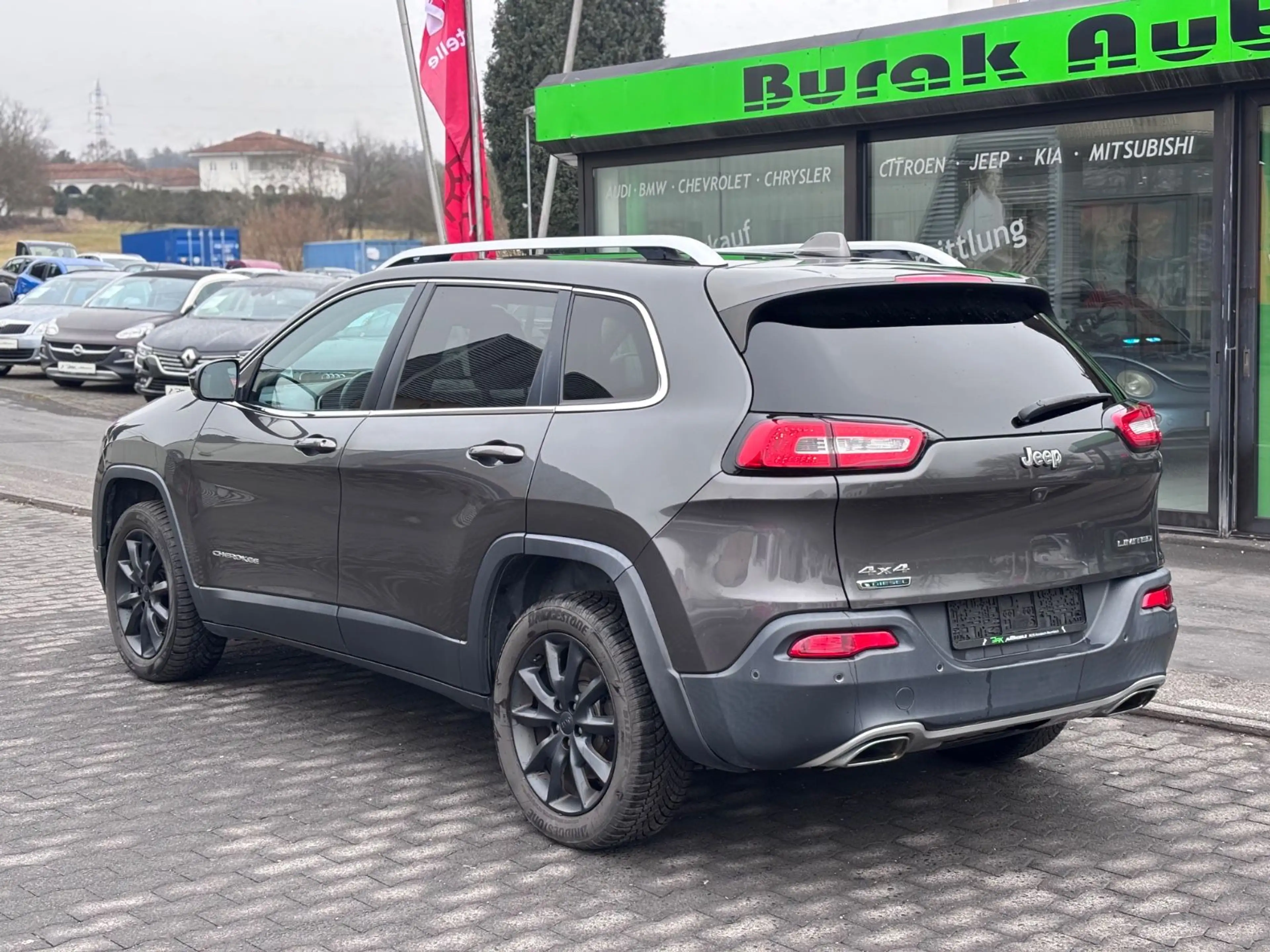 Jeep Cherokee 2.2 Limited 4WD Aut*XENON*LANE*NAVI*UVM — photo 7