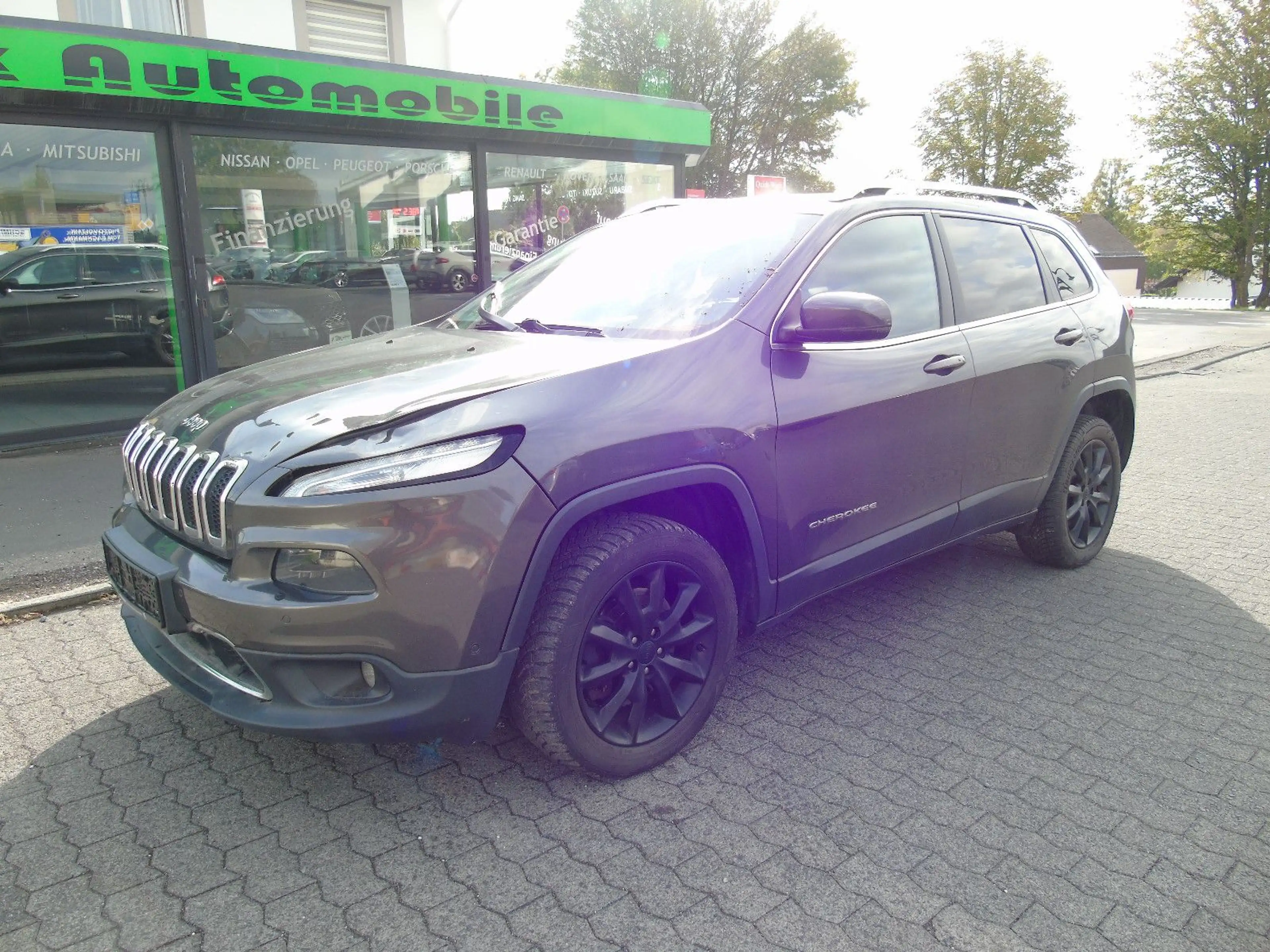 Jeep Cherokee 2.2 Limited 4WD Aut*XENON*LANE*NAVI*UVM