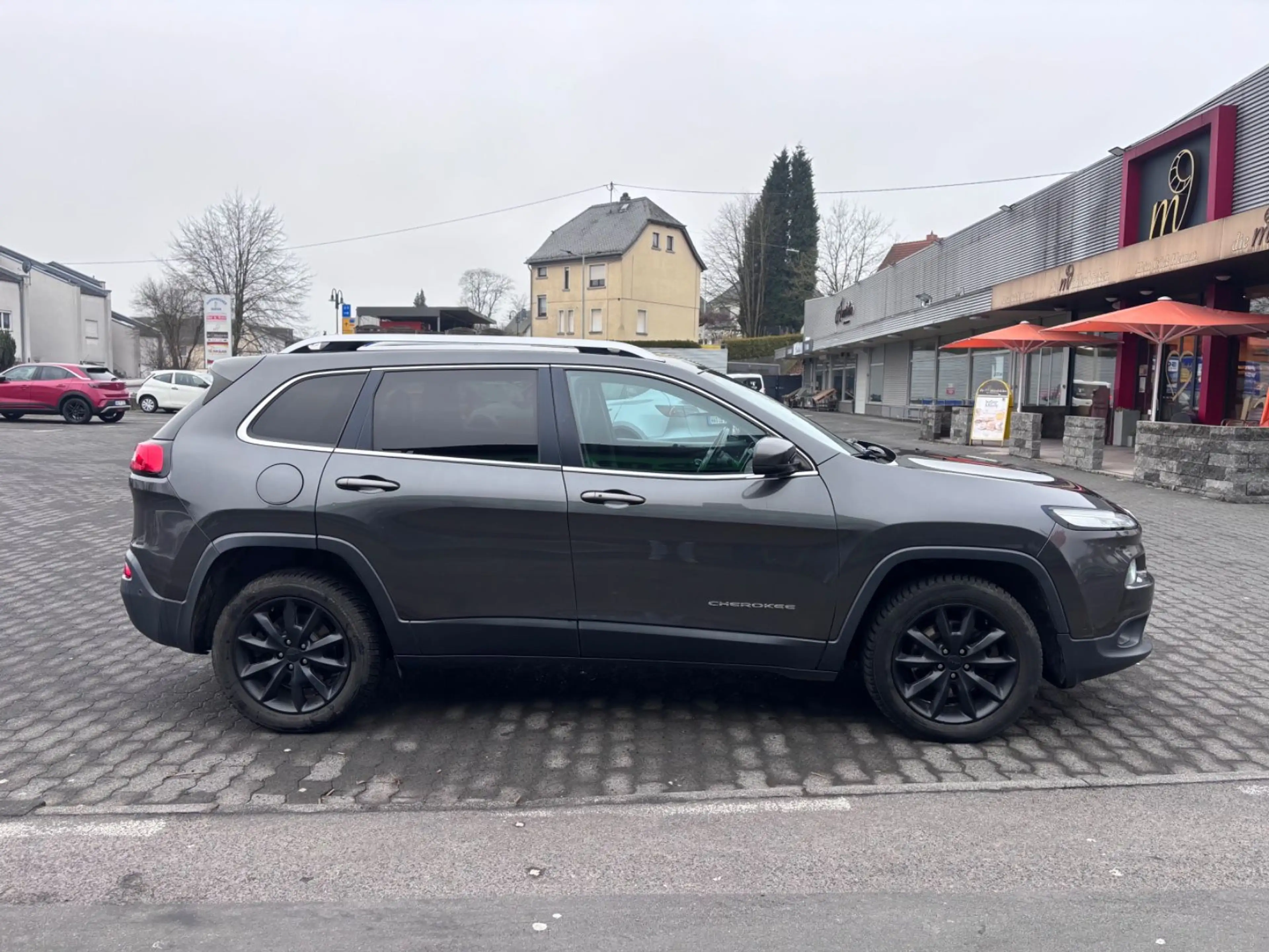 Jeep Cherokee 2.2 Limited 4WD Aut*XENON*LANE*NAVI*UVM — photo 6