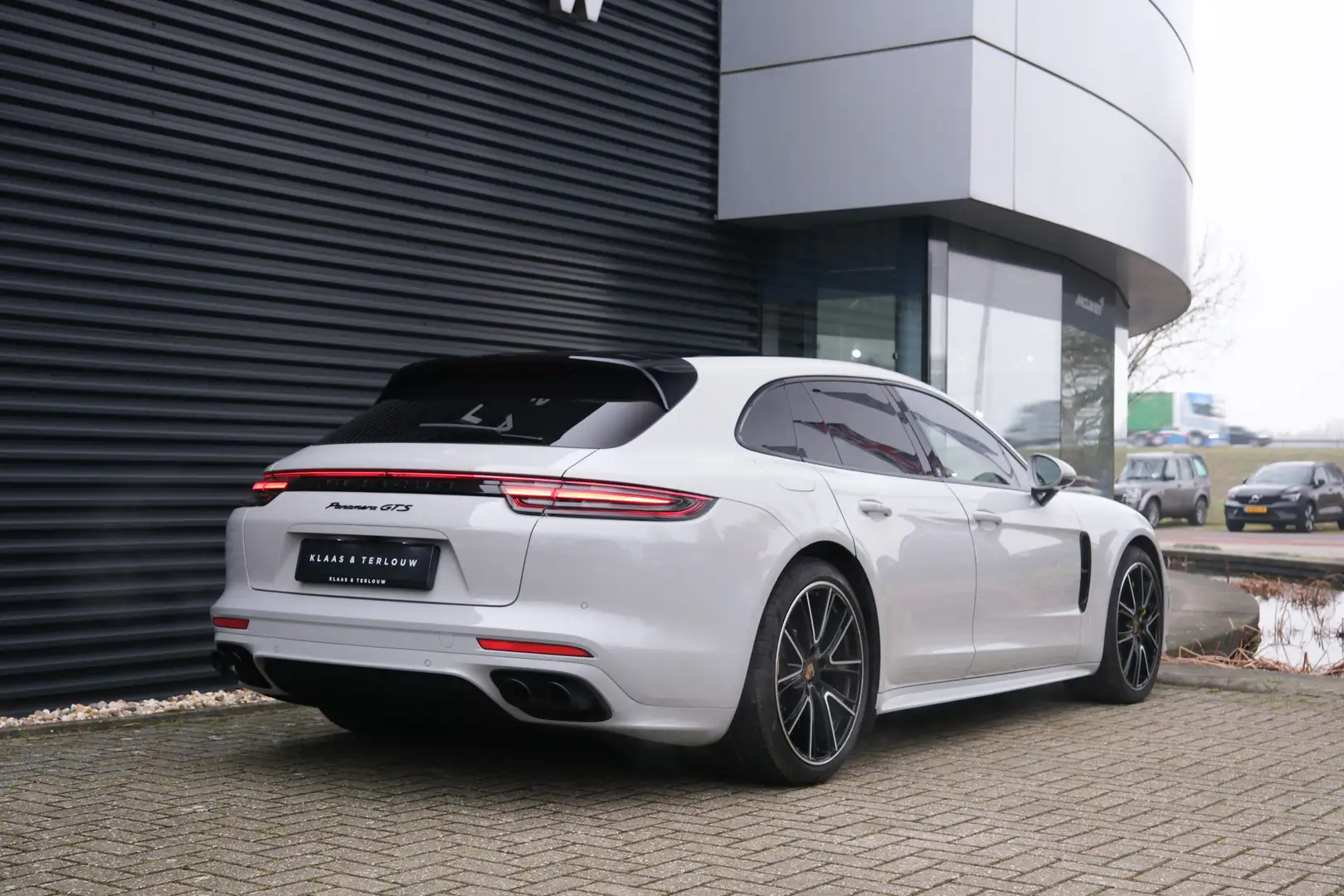 Porsche Panamera Sport Turismo 4.0 GTS / 1e eig. / Keramisch / Burm Grijs - 2