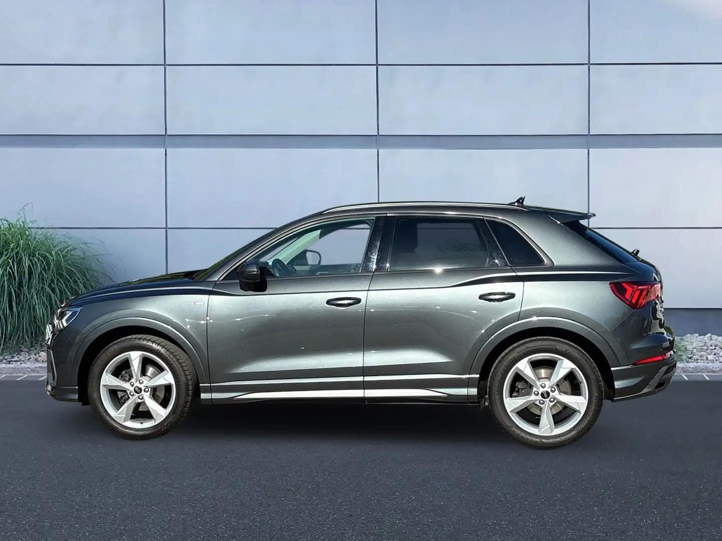 Audi Q3 S line 35 TFSI 110(150) kW(PS) S tronic Grigio - 2