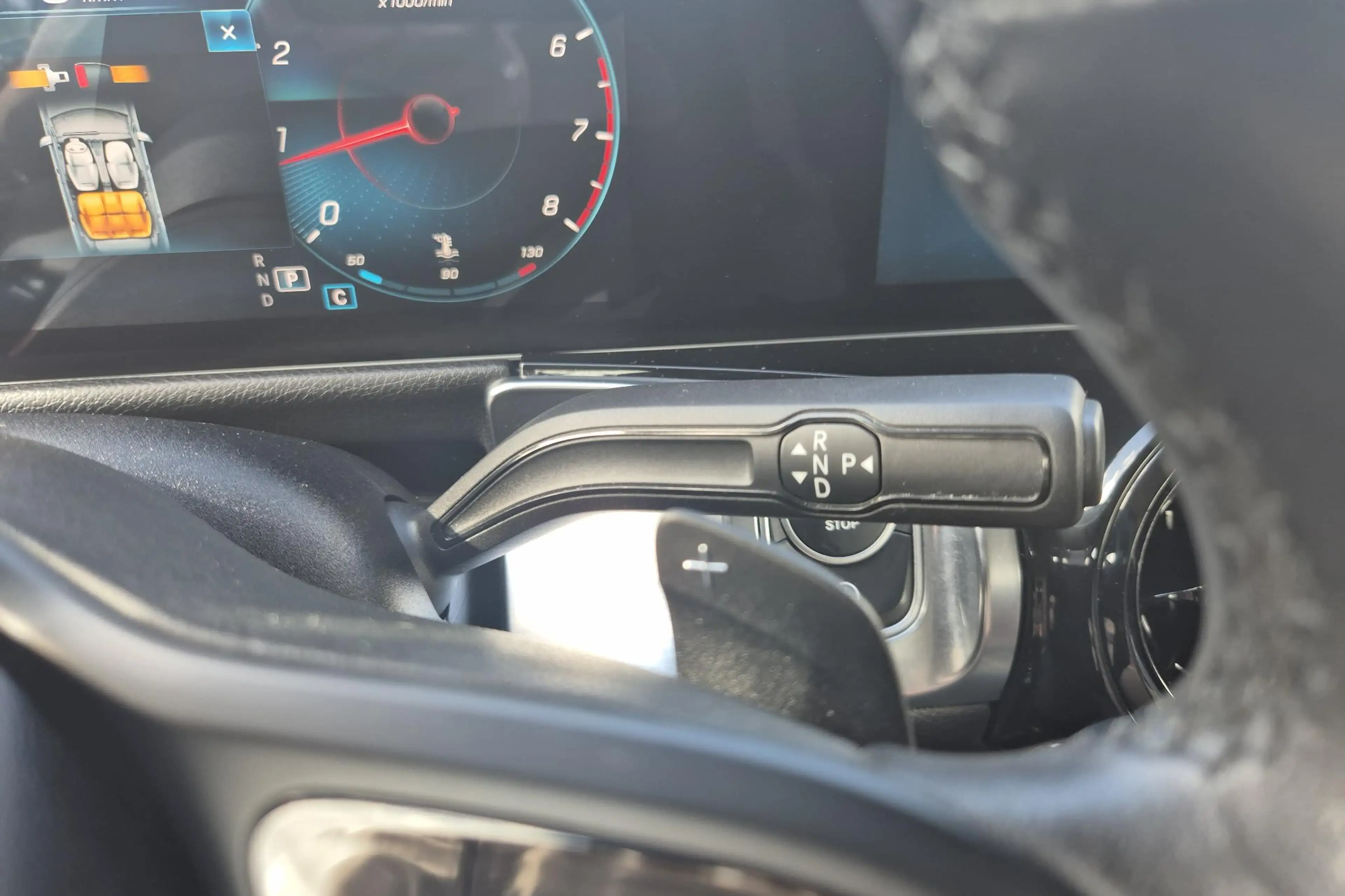 Mercedes-Benz GLB 200 Advantage — photo 2