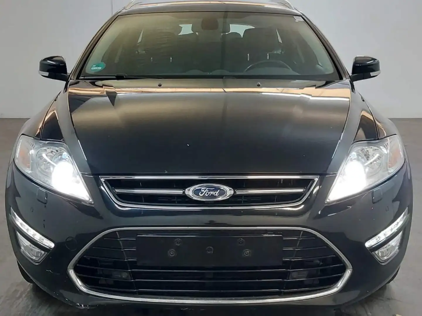 Ford Mondeo Titanium 1HAND Schwarz - 2
