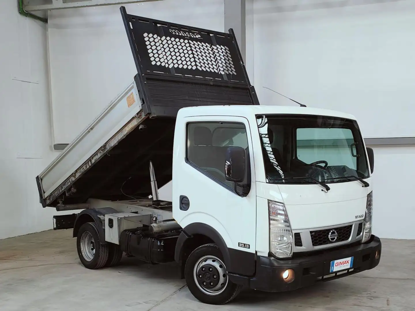 Nissan Cabstar NT400 35.13 3.0 130CV Ribaltabile Trilaterale Blanco - 1