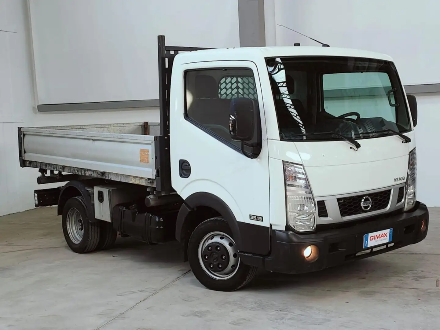 Nissan Cabstar NT400 35.13 3.0 130CV Ribaltabile Trilaterale Blanco - 2