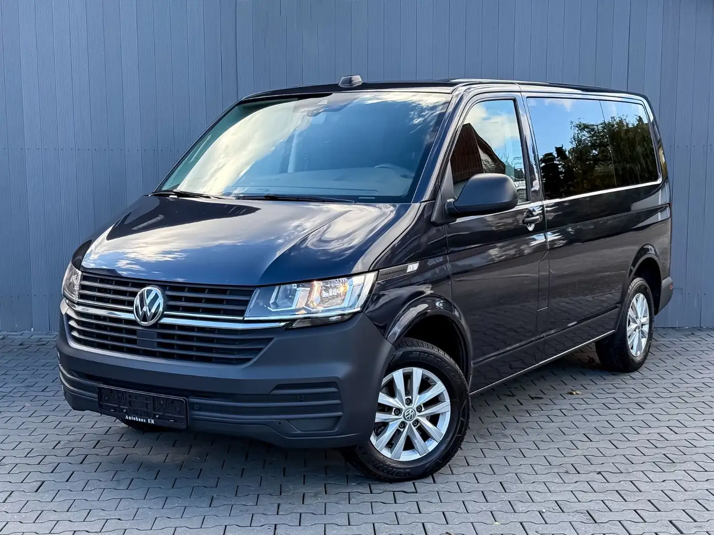 Volkswagen T6 Kombi T6.1 Kombi DSG|5-SITZ|ACC|NAVI|AHK|ASSIST|1.HAND Blau - 1