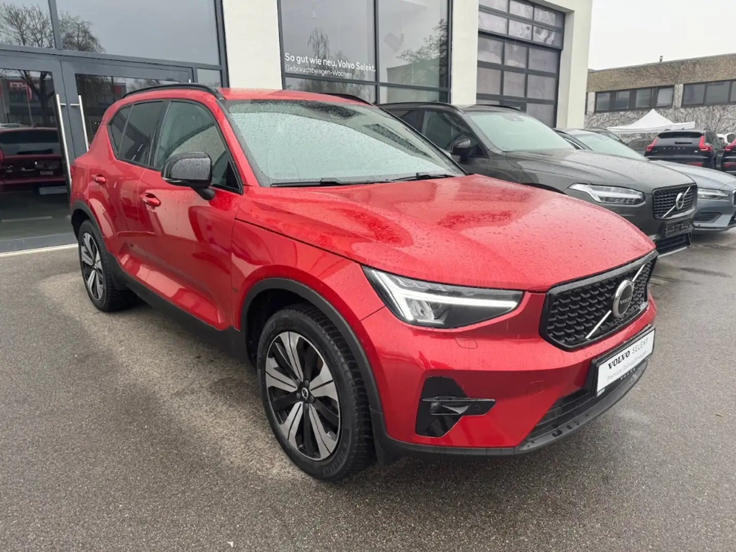 Volvo XC40 Plus Dark Recharge Plug-In Hybrid T4 Twin Engine E Rot - 2