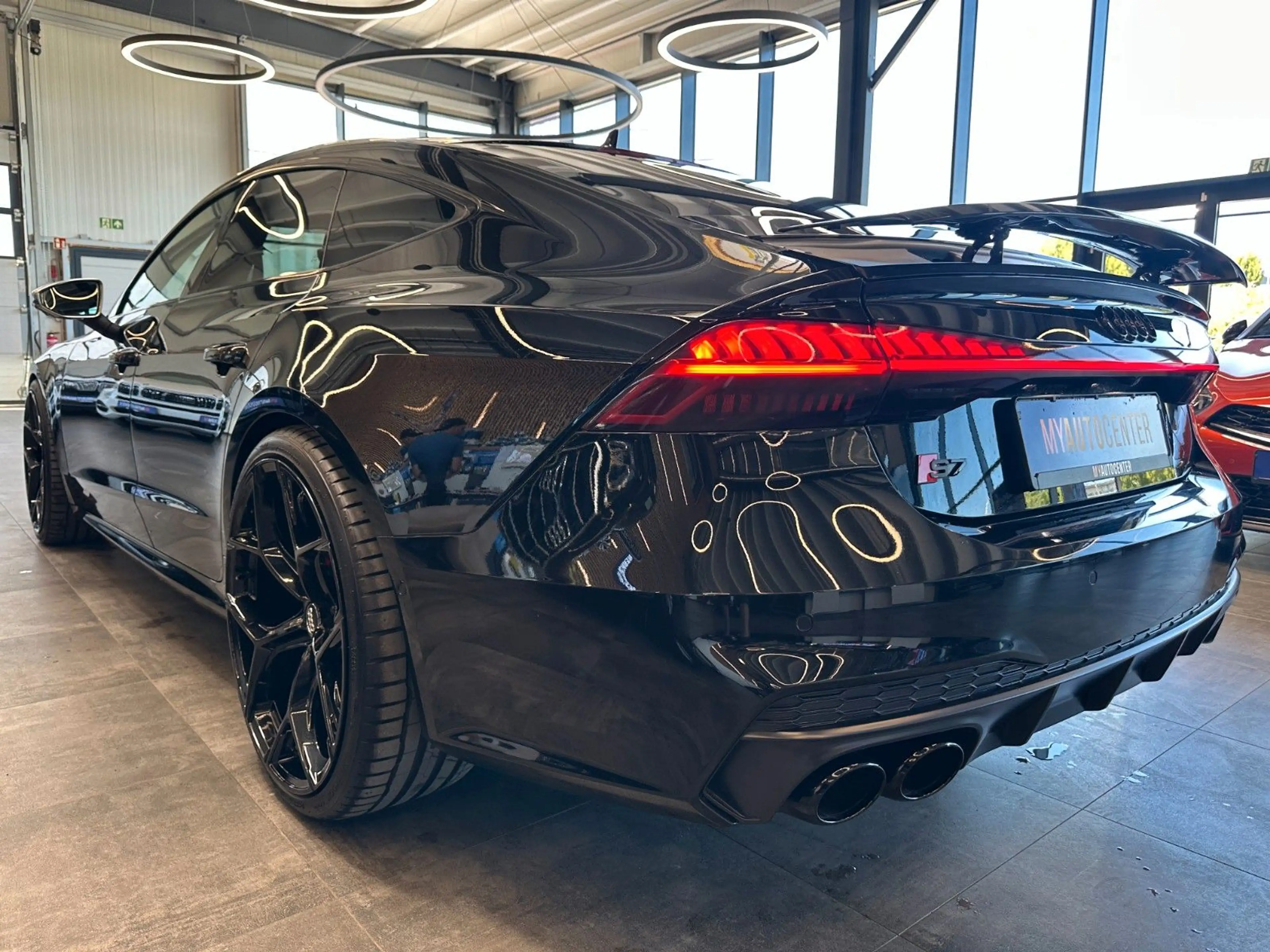 Audi S7 *Soft-Close*Matrix*Memory*360°*B&O*AHK*ACC* — photo 5