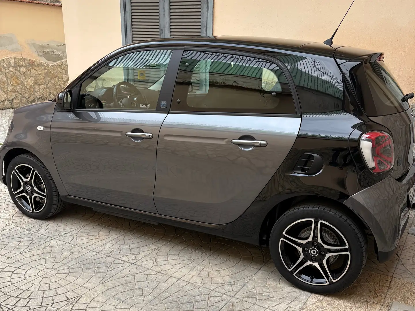 smart forFour Forfour eq Edition One 22kW Gris - 2