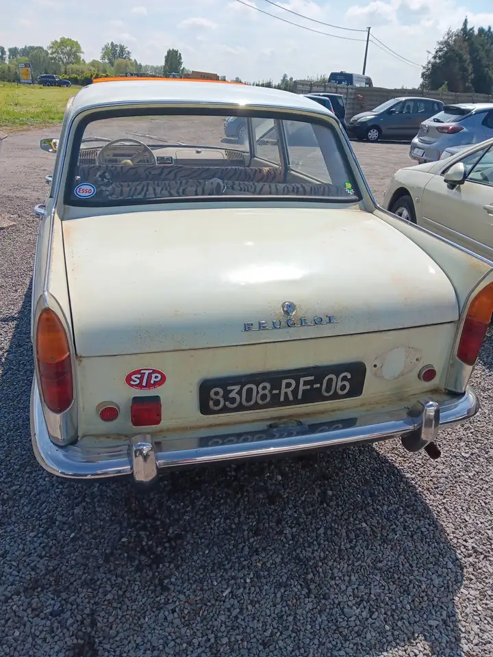 Peugeot 404 4 deurs, foto 3