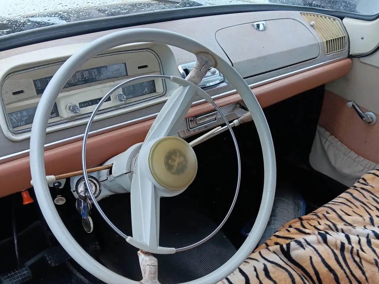 Peugeot 404 4 deurs, foto 6