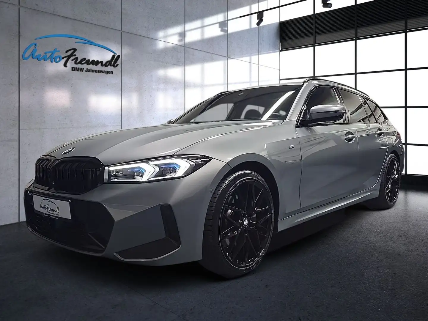 BMW 330 i xDrive LCI II M Sport *19 Zoll*Pano*AHK*360 Grijs - 1